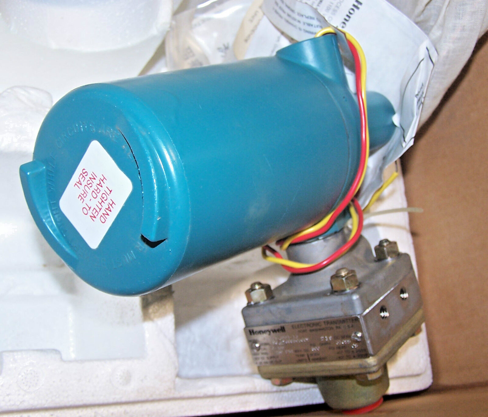 NEW HONEYWELL FLOW PRESSURE TRANSMITTER  41221-3001-13