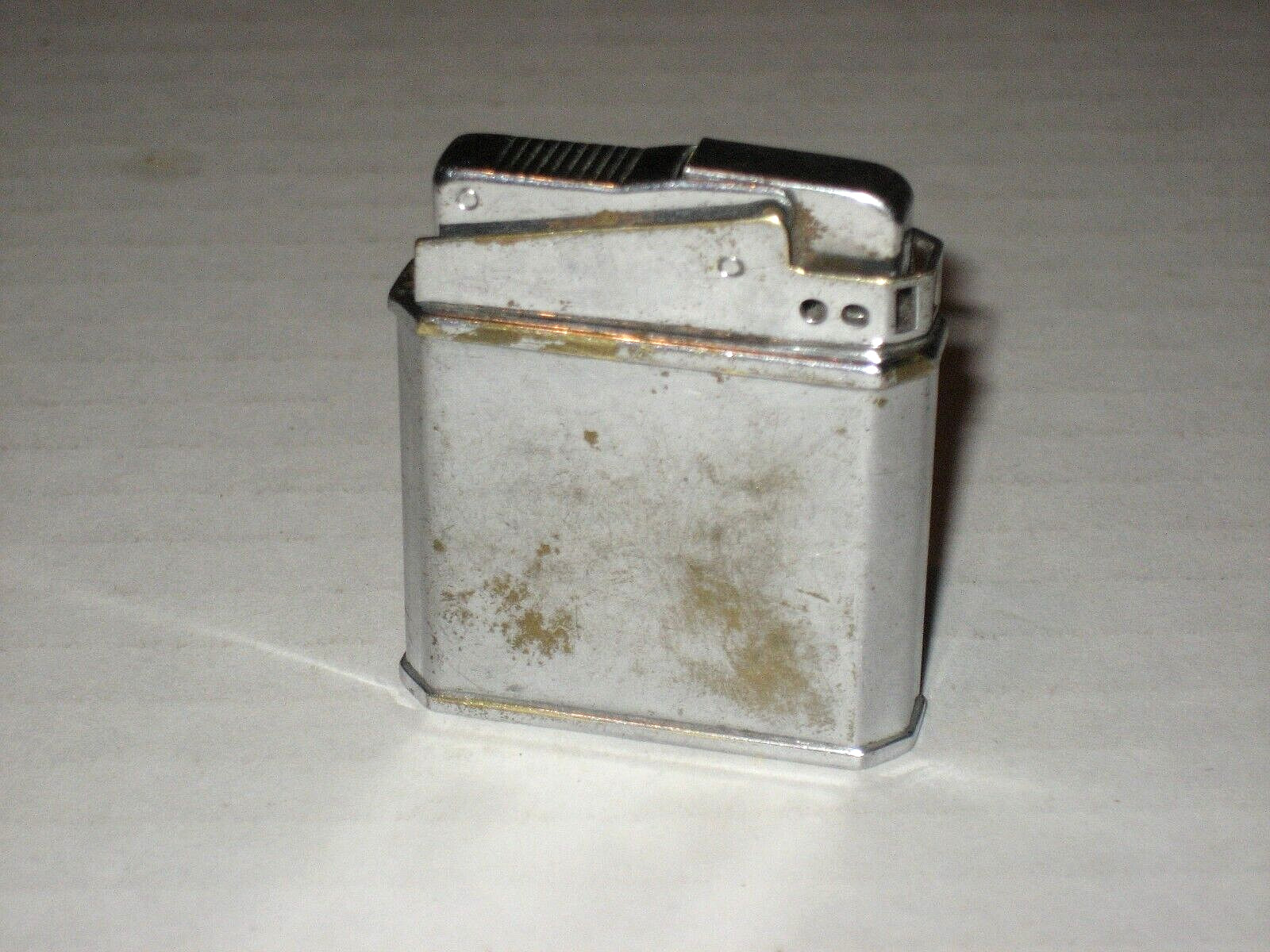 ROYAL STAR..WINDGUARD LIGHTER nice SEE PICS