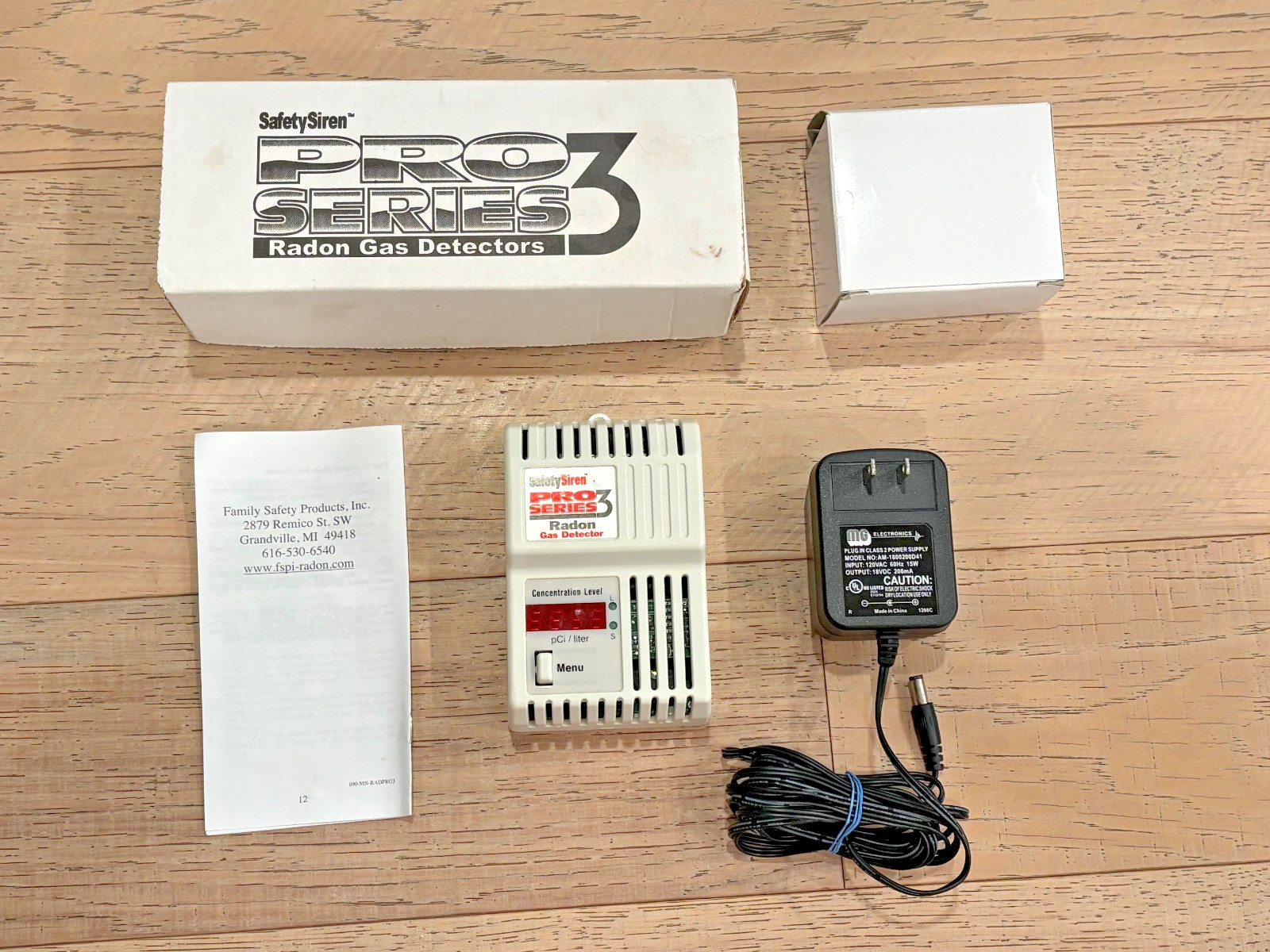 Safety Siren Pro Series 3 Radon Gas Detector HS71512 COMPLETE BOX & INSTRUCTIONS