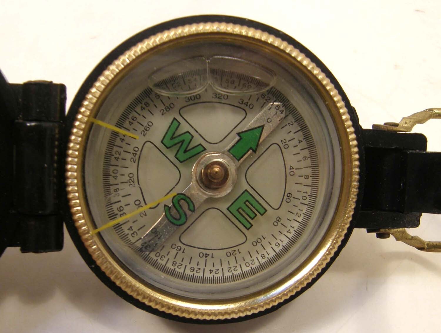 VINTAGE MILITARY ENGINEER CORPS STYLE DIRECTIONAL FOLDING POCKET COMPASS