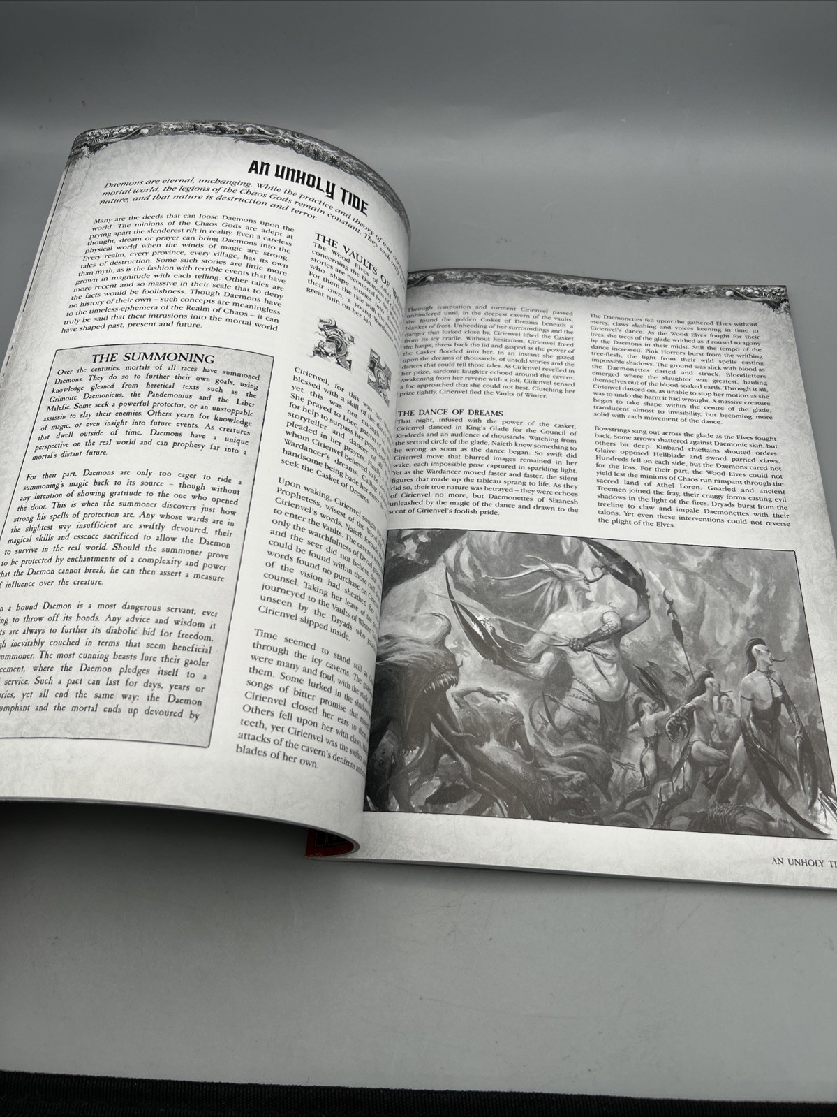 Games Workshop Warhammer DAEMONS OF CHAOS Codex Book 2007