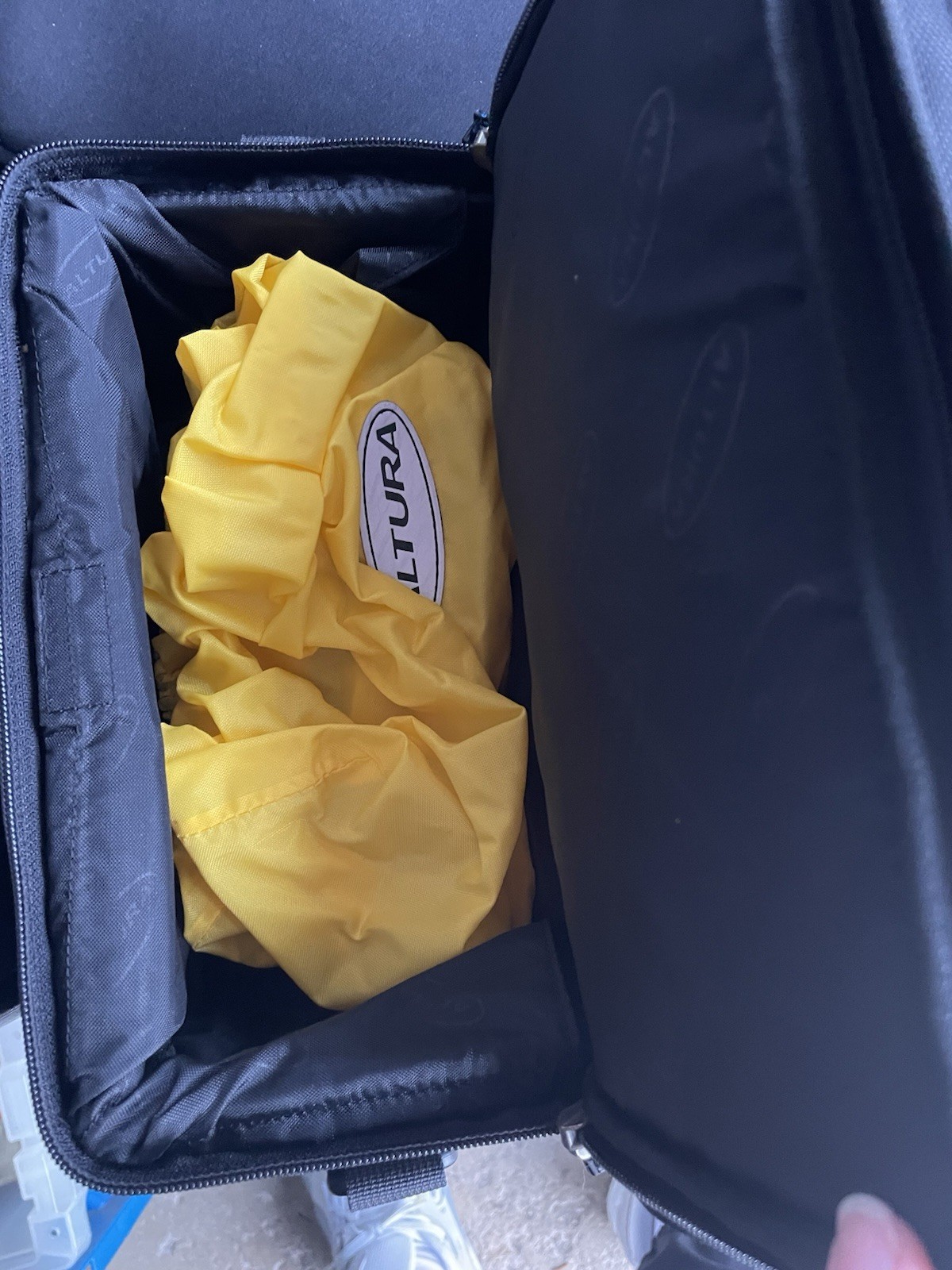 Altura Arran handlebar bag- NWT