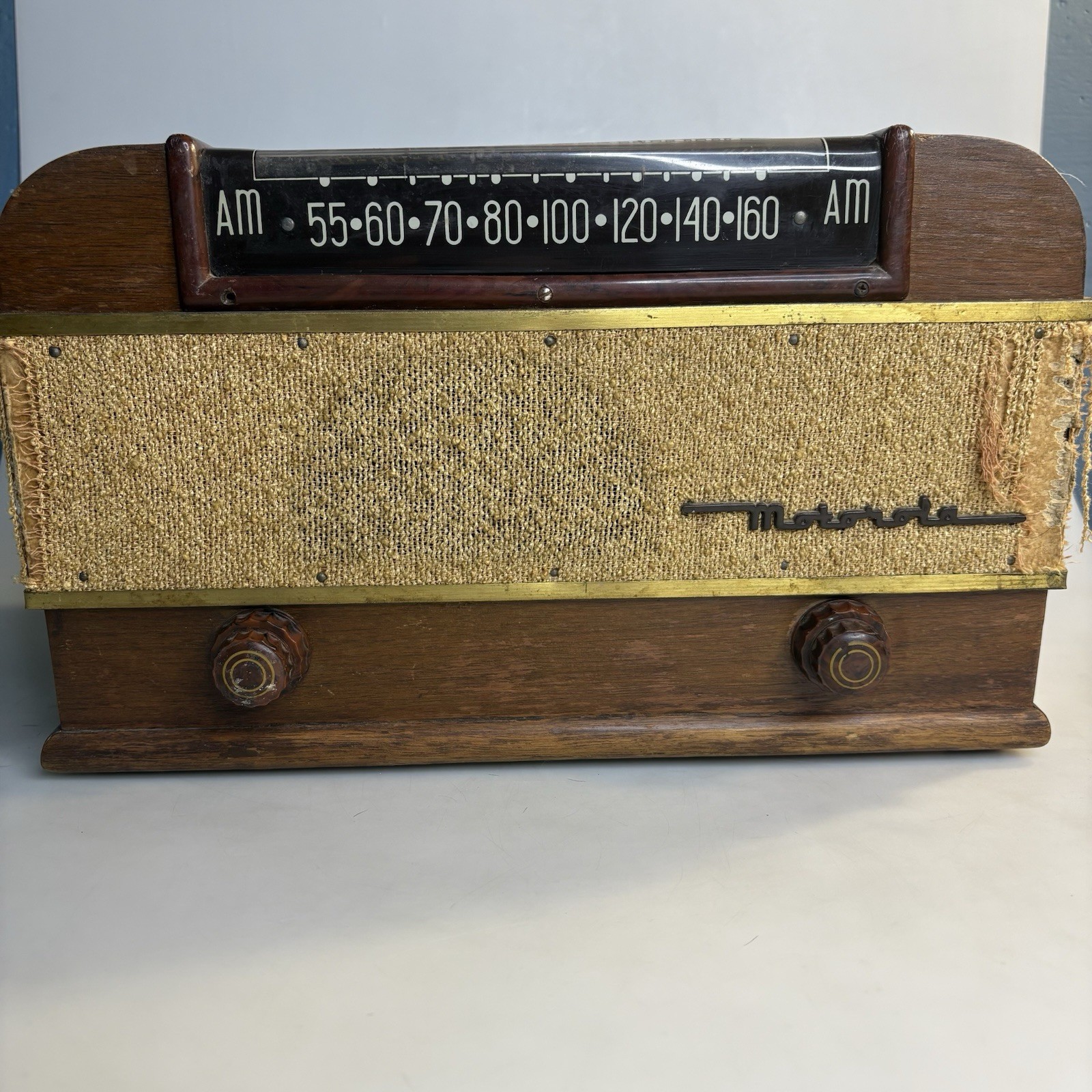 1948 MOTOROLA RADIO MODEL 77X M22 UNTESTED