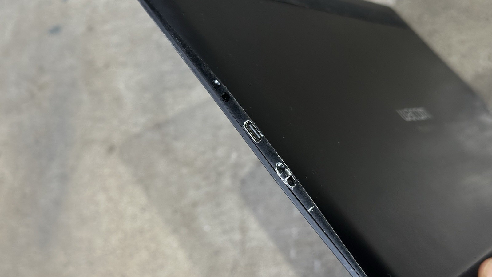 Wacom PTH660 Intuos Pro Graphic Tablet