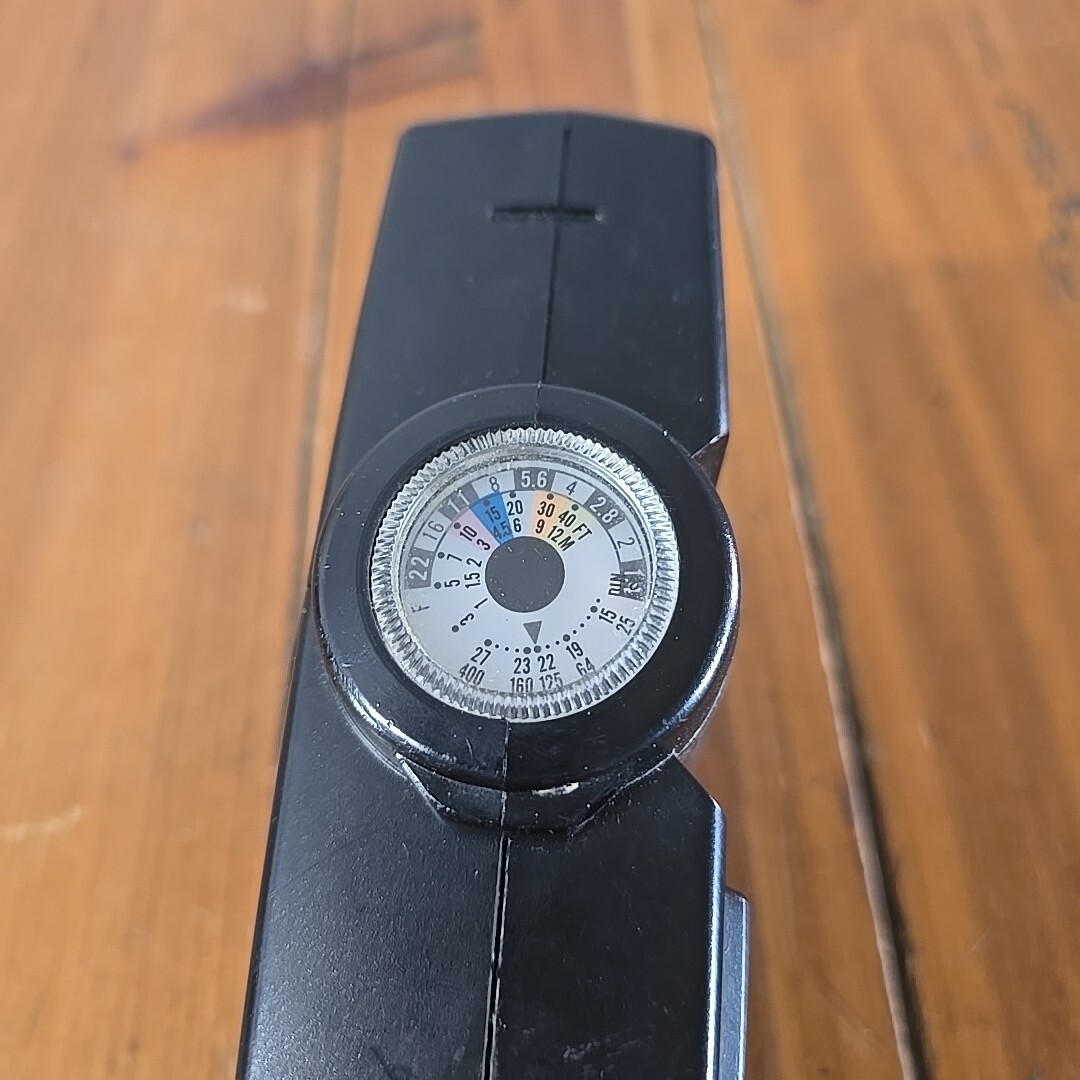 Vivitar 283 Auto Thyristor Electronic Shoe Mount Flash - UNTESTED