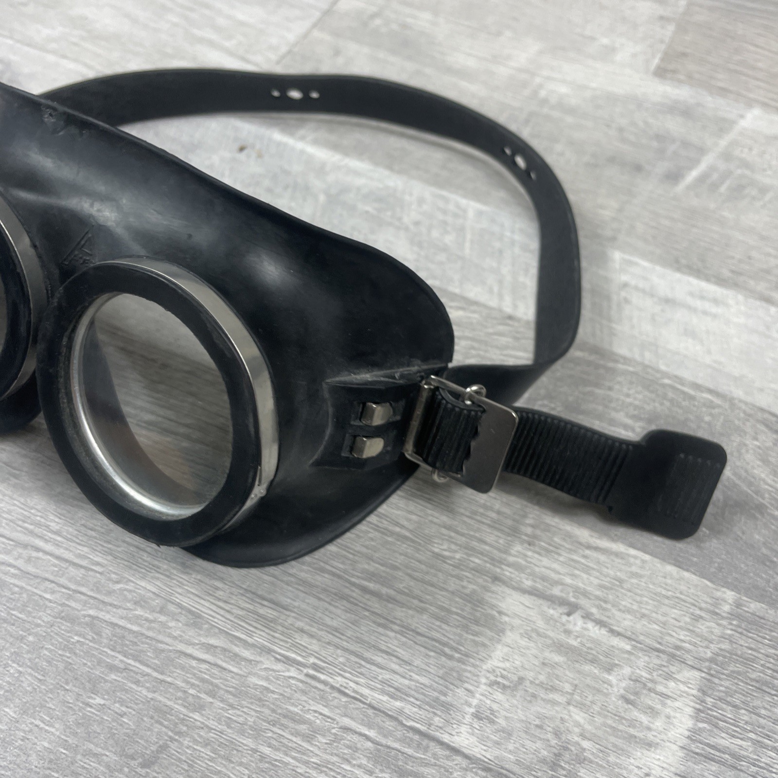 Rare Vintage AUER DIN 5 German WW2 Army Motorcycle Aircraft Rubber Goggles
