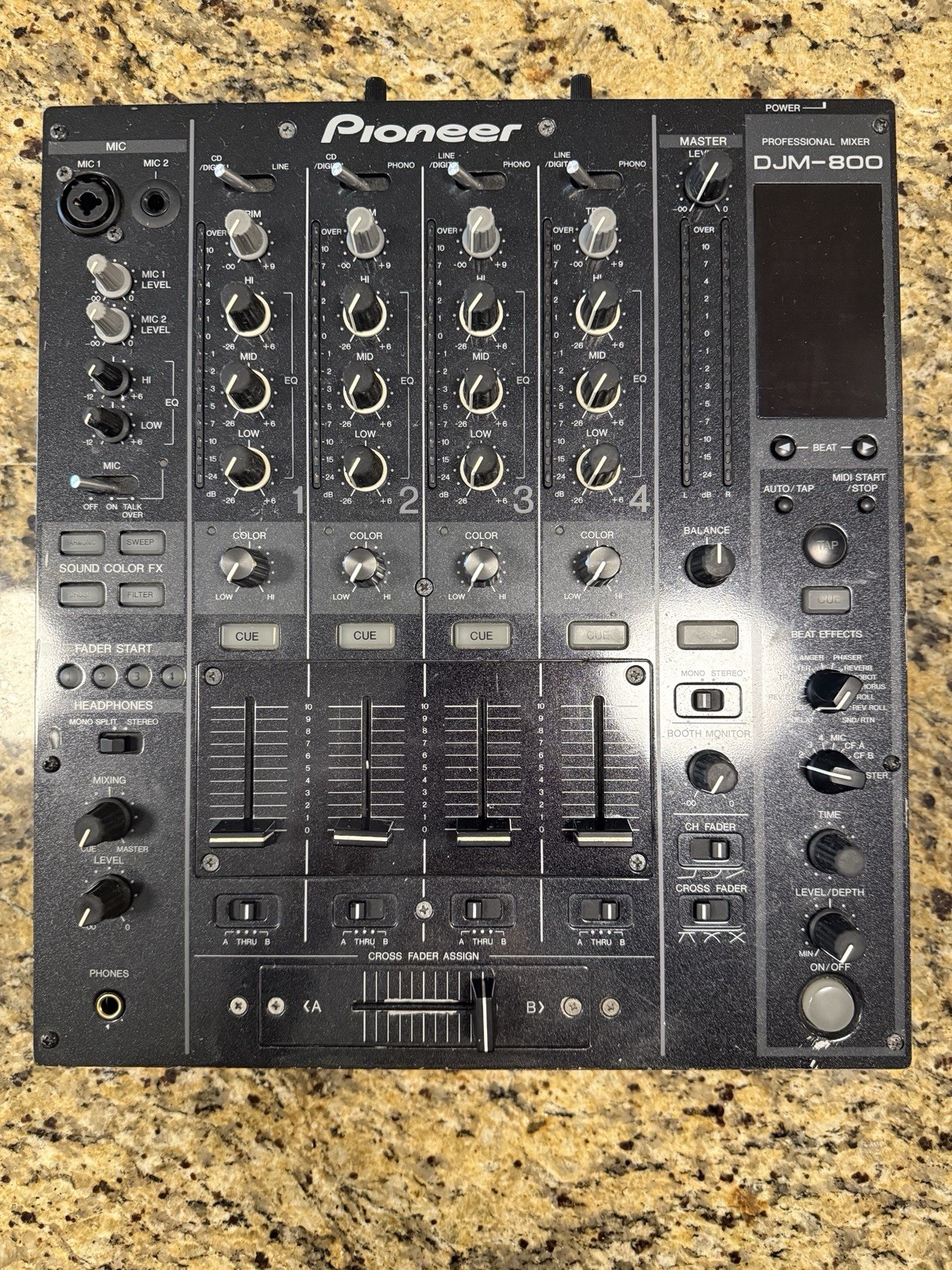 Pioneer DJ DJM 800 Mixer
