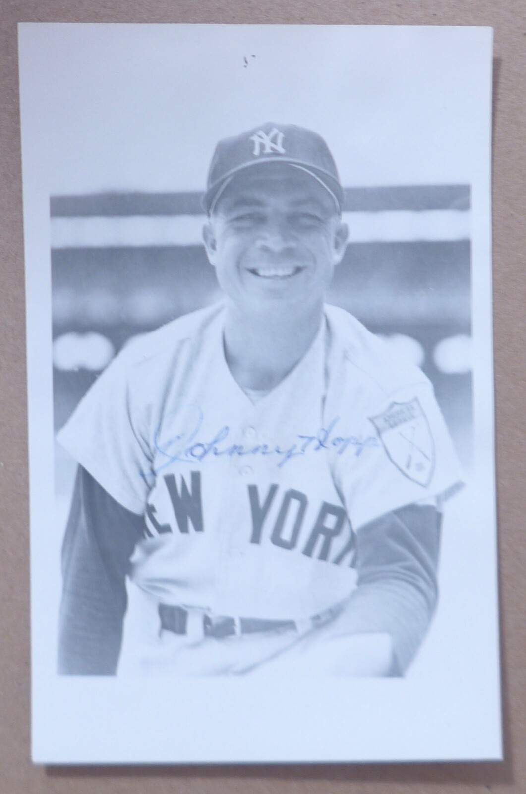 JOHNNY HOPP deceased 2003 auto signed 3+ by 5+ photo New York Yankees 1950-52