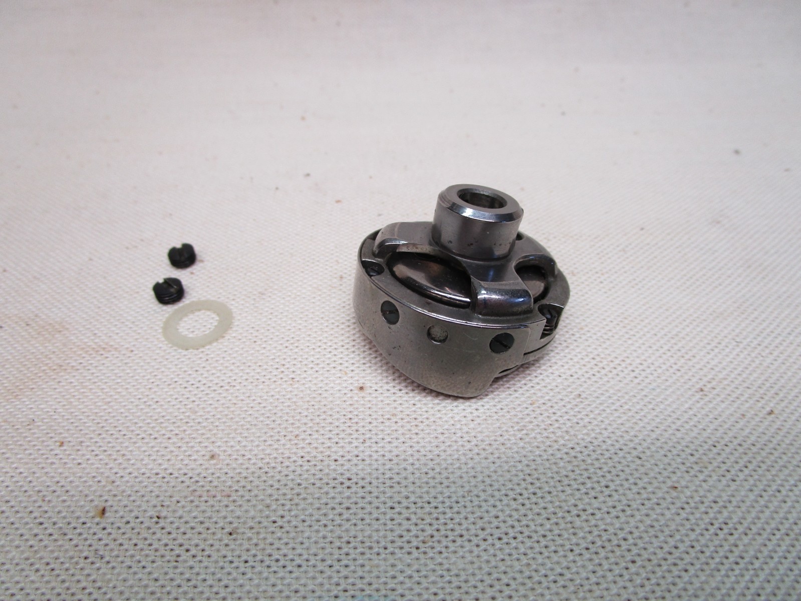 PFAFF Model 1473 Sewing Machine Hook. Plus fits many more Pfaff Models