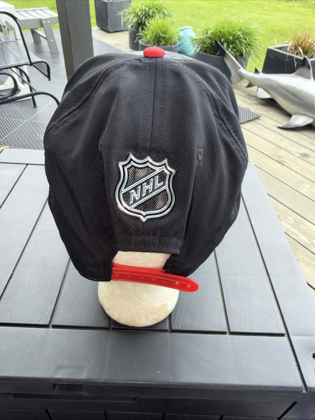 Chicago Black Hawks Head Logo on Black & Heather Gray Hat Cap Red Bill Snapback