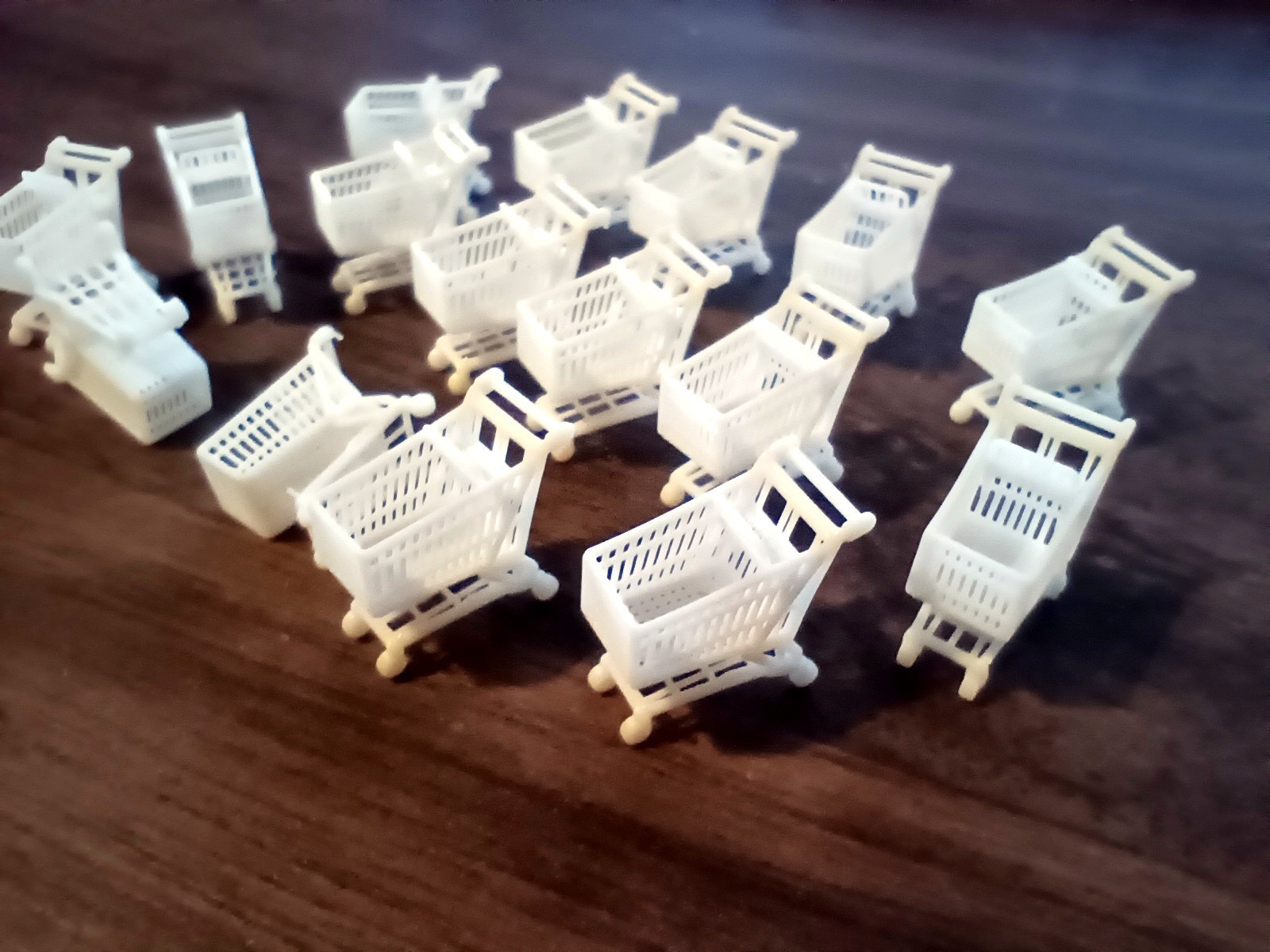 HO Scale Shopping Carts 16pcs