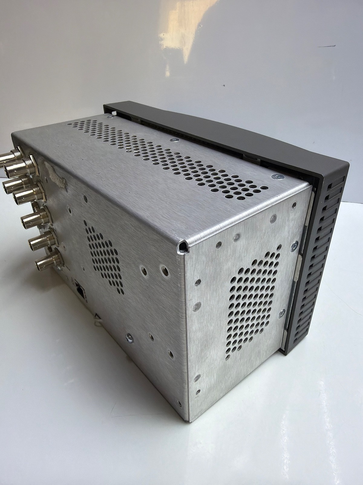 Tektronix wfm5000 HD/SD  waveform vectorscope without Adapter