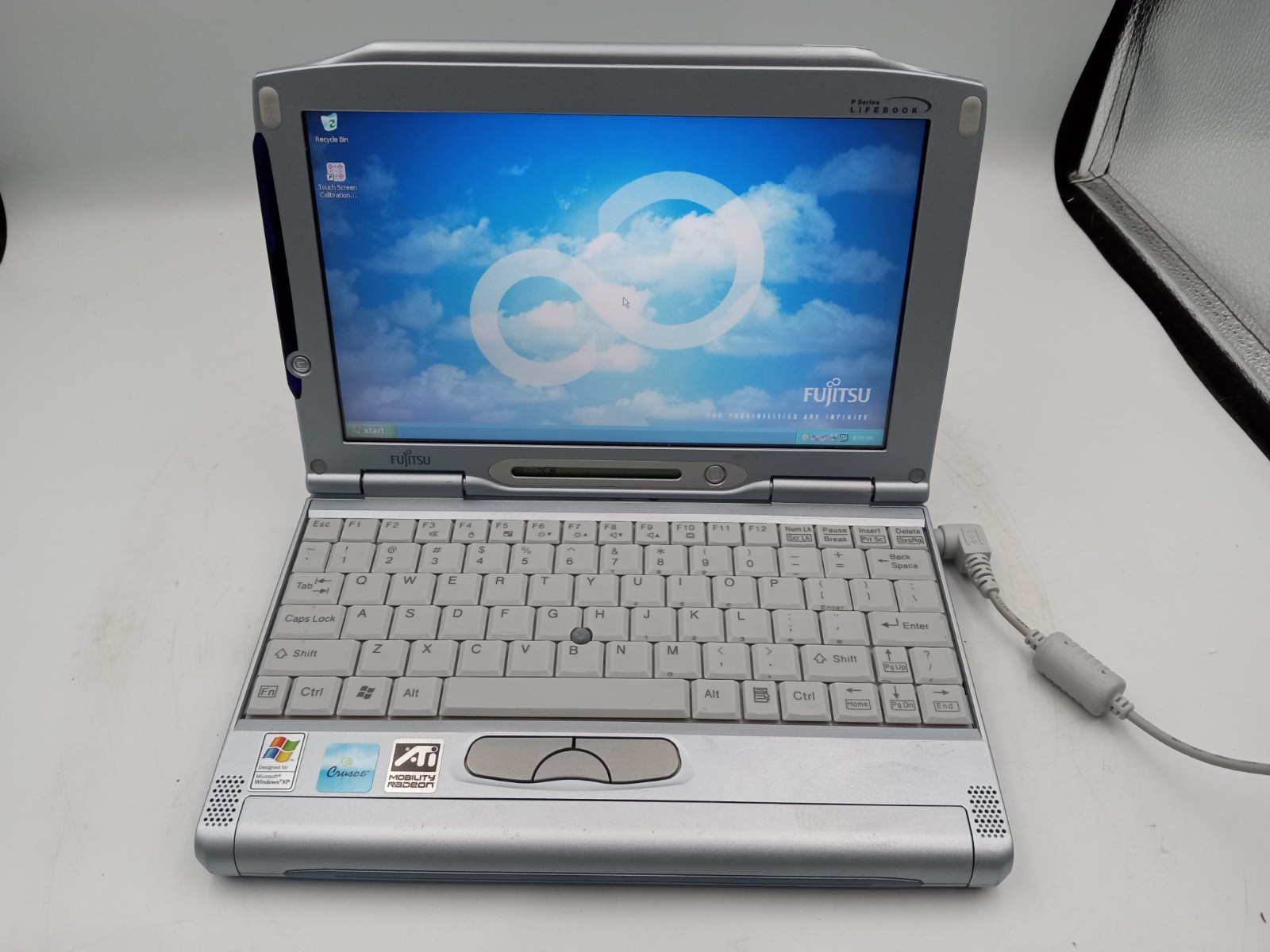 VINTAGE Fujitsu Lifebook P1120 8.9" Touchscreen Crusoe 800MHz 30GB Windows XP