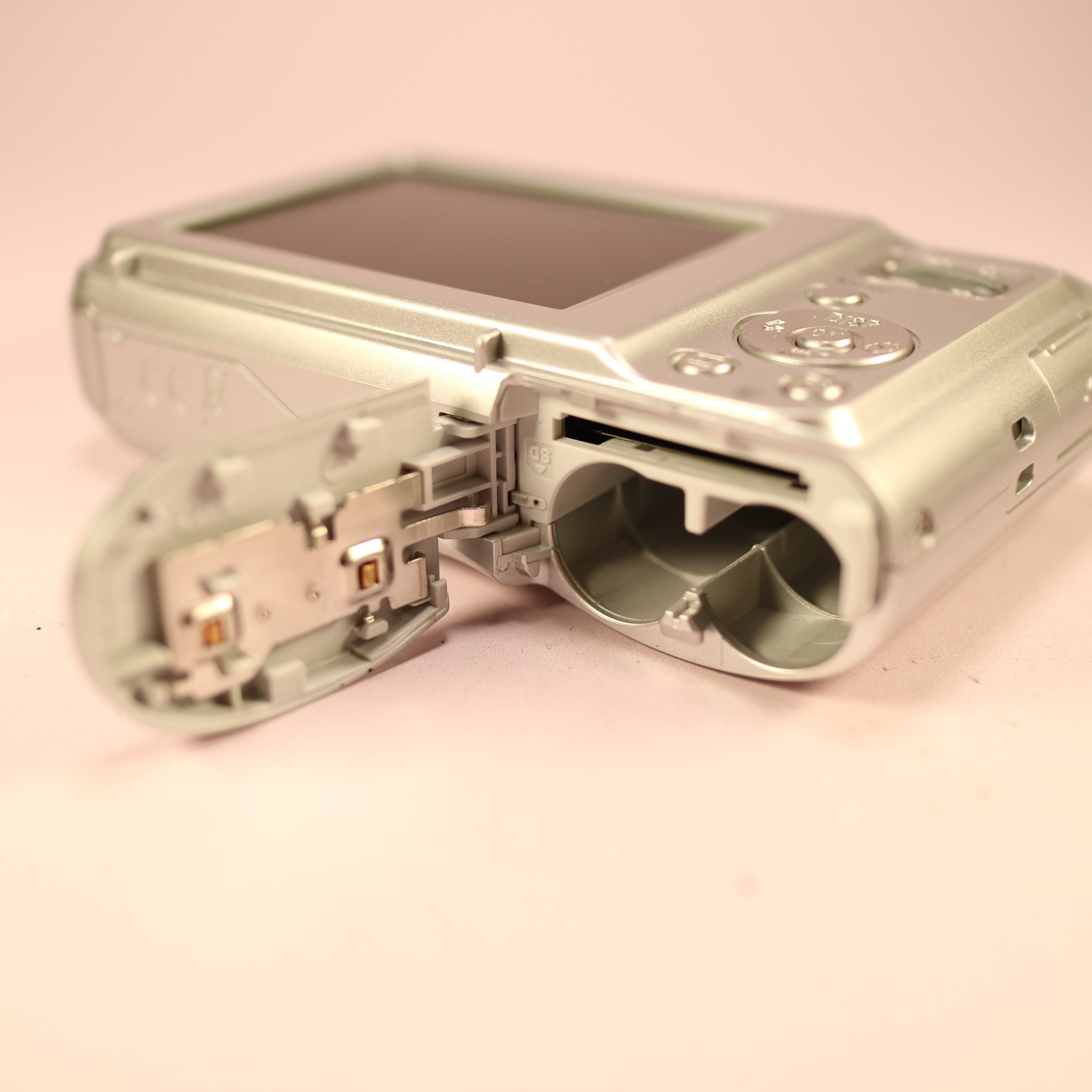 Samsung Digital Camera ES28 12.2MP Silver Tested