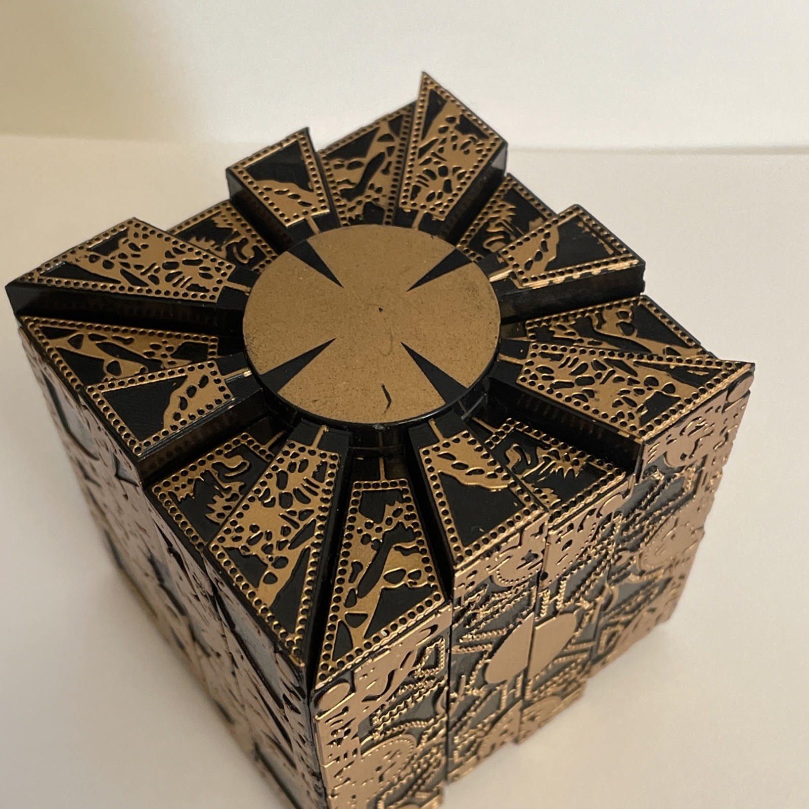 Hellraiser Cube Puzzle Box Lament Configuration Functional Pinhead Prop Plastic