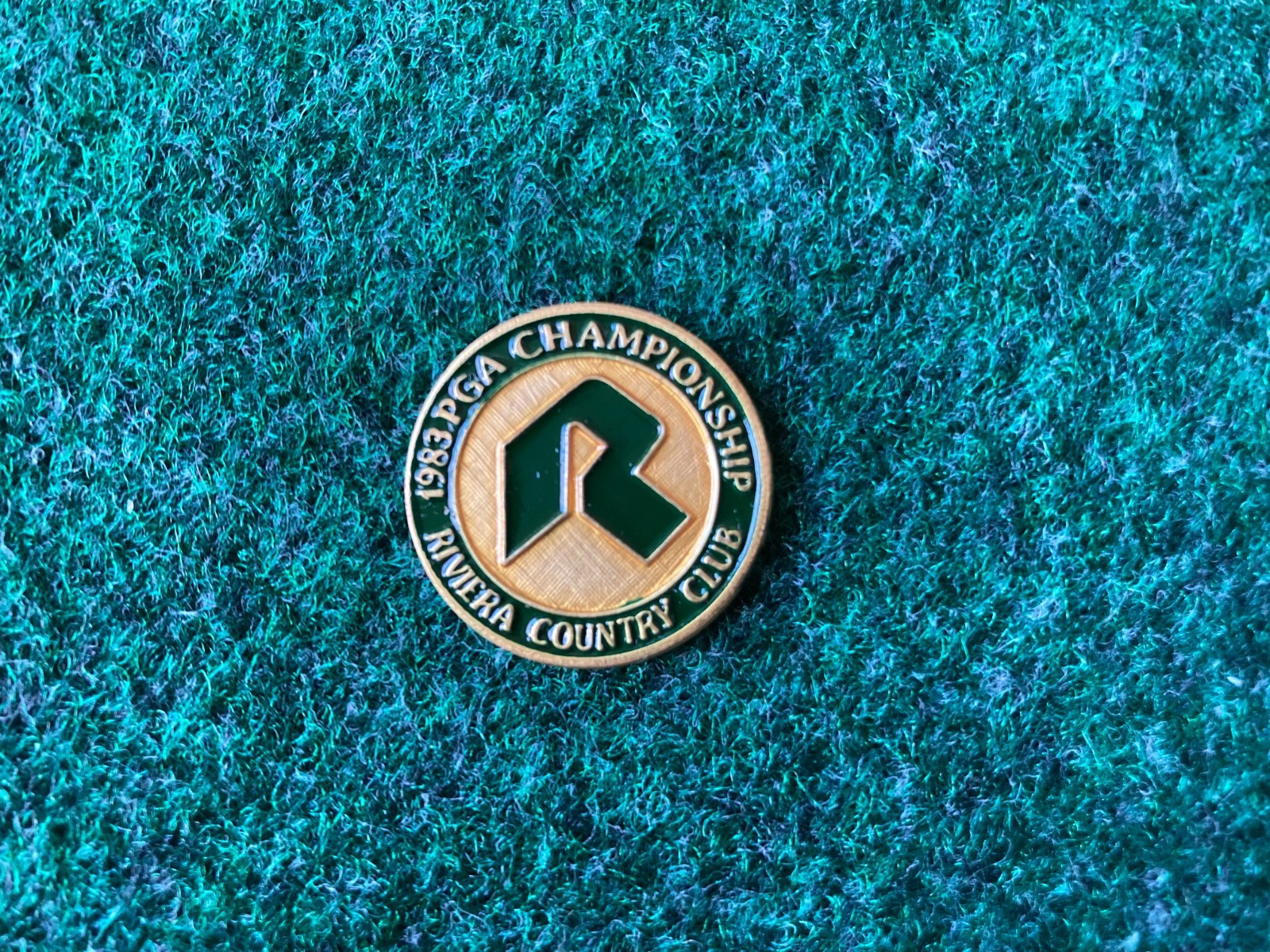 RIVIERA COUNTRY CLUB 1983 PGA CHAMPIONSHIP GOLF BALL MARKER - METAL - 1"