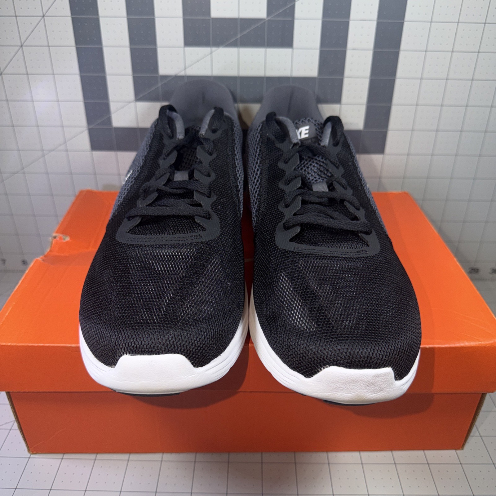 Nike Revolution 3 Men’s Sizes Grey White Black New W/ Box 819300001 Free Ship