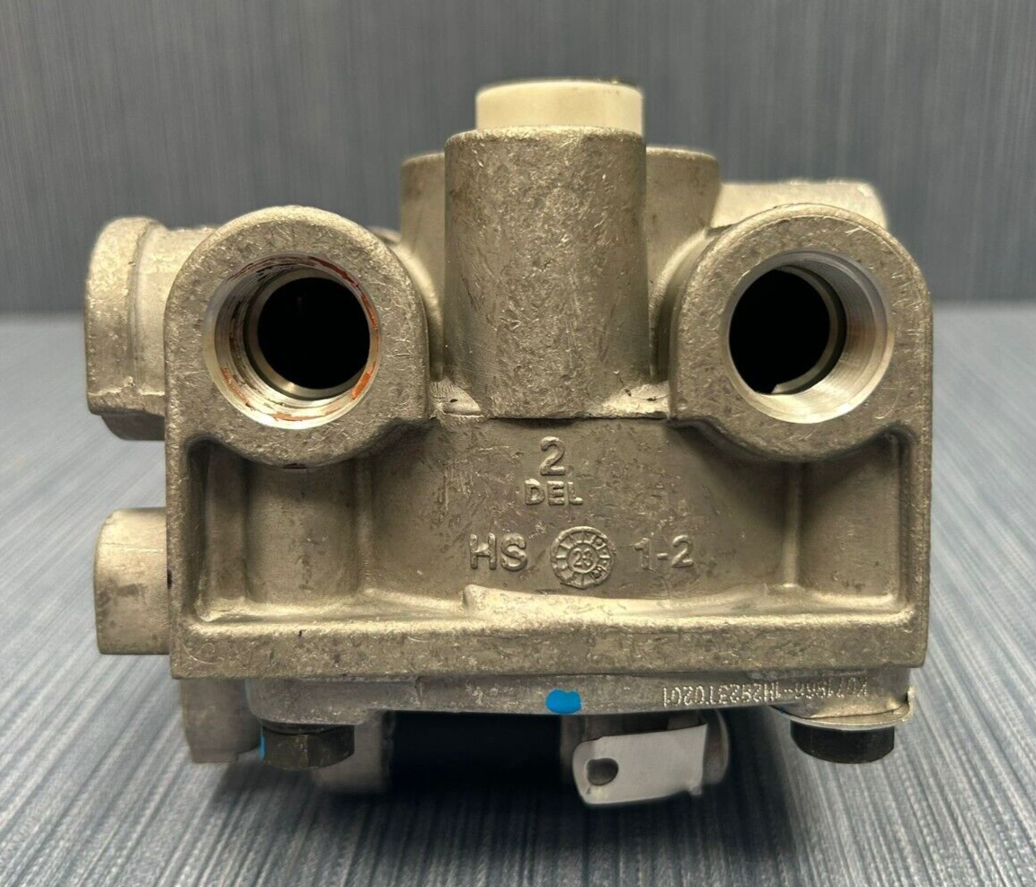 Bendix K071939 | Genuine Bendix® Brake Relay Valve