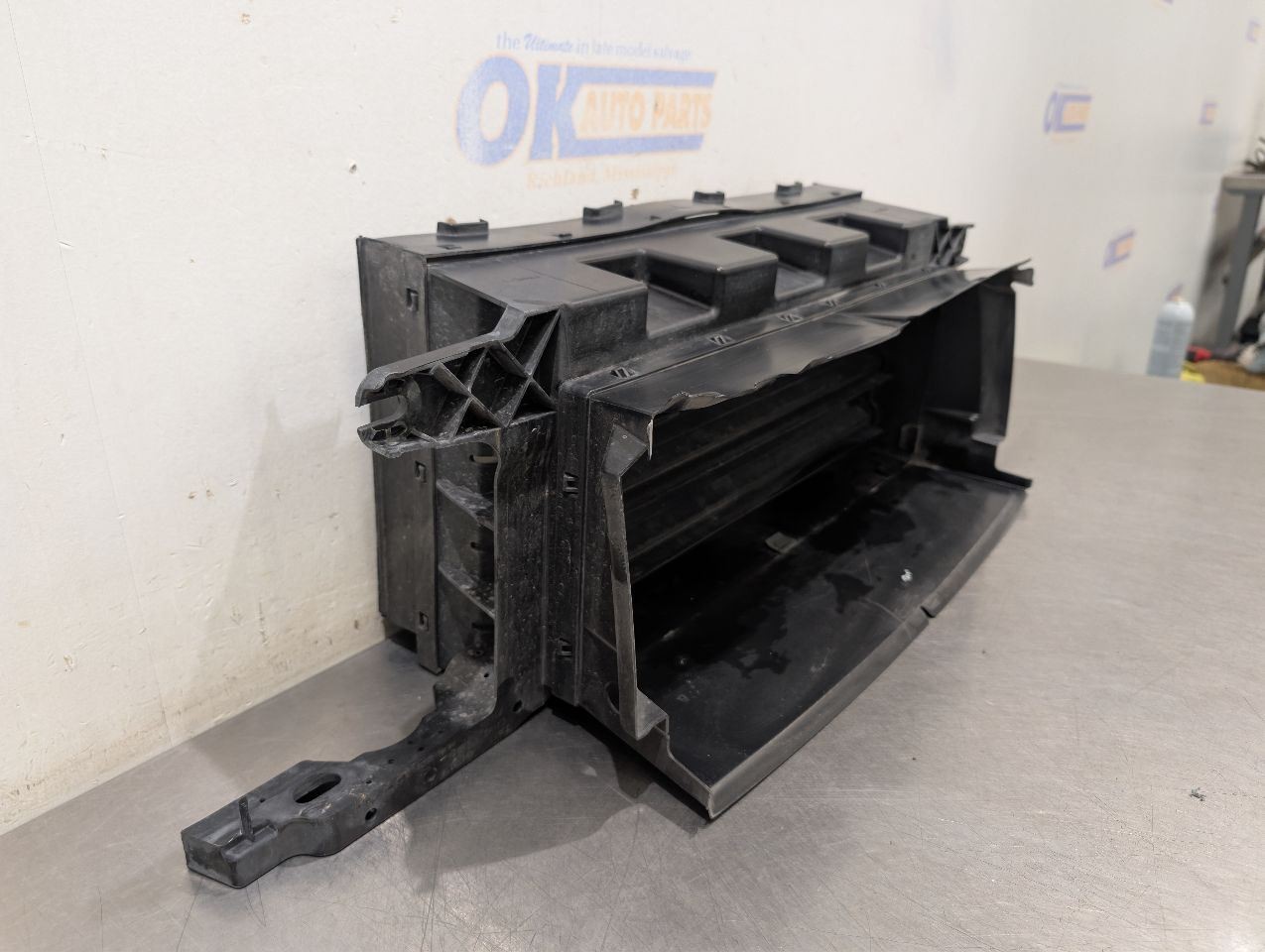 22 FORD F150 LOWER AIR SHUTTER 2.7L