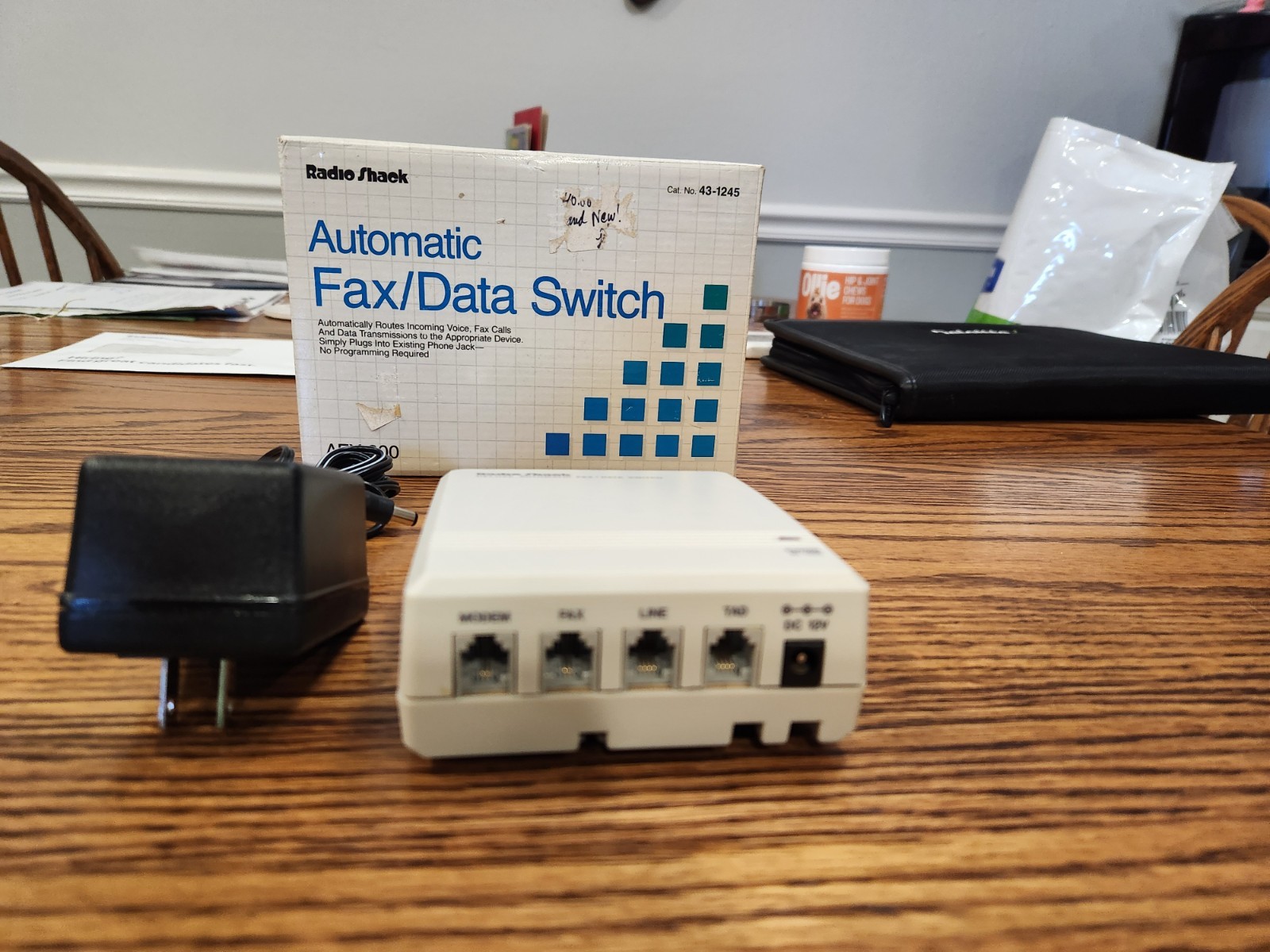 Radio Shack Automatic AFX-300 Fax/Data/Voice Switch No. 43-1245