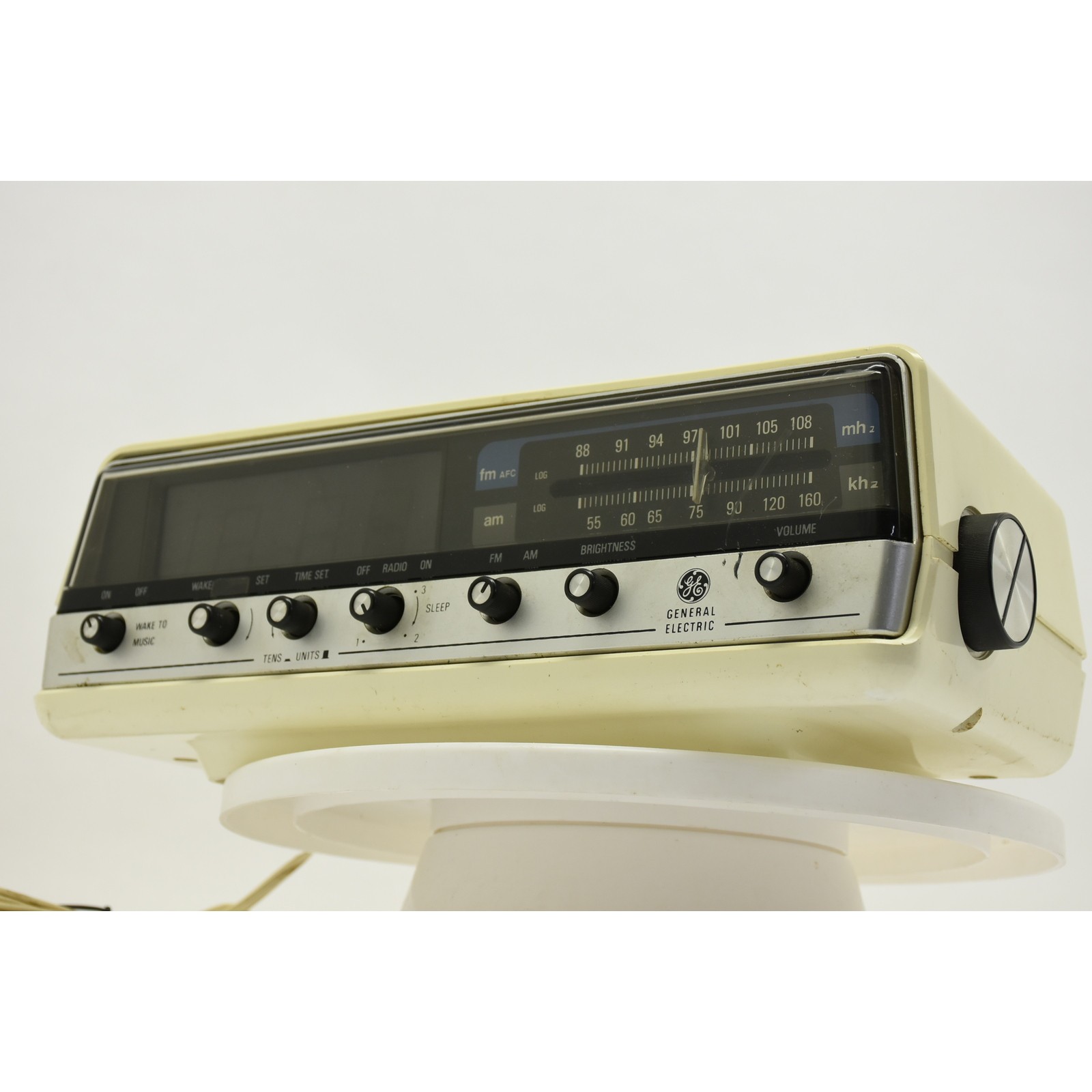 Vintage MCM GE C4600B Clock Radio Retro Decor Parts only