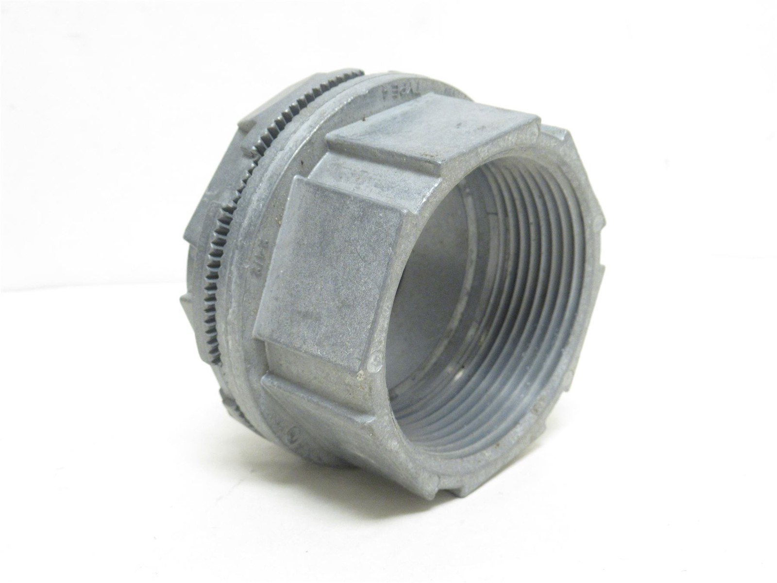 239984 New-No Box; T&B H250-TB Aluminum Weather Proof Conduit Hub; Size: 2-1/2"