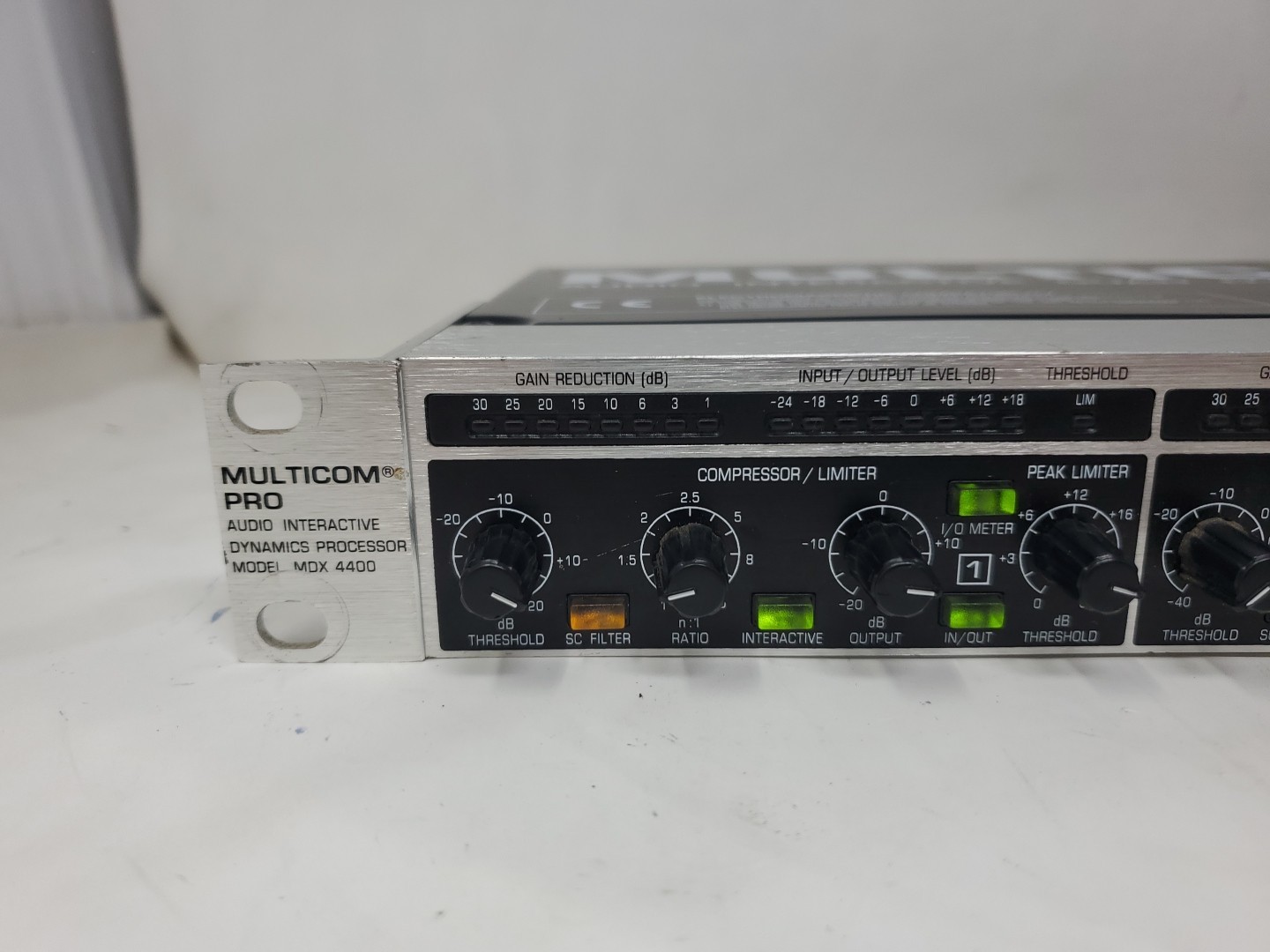 Behringer MDX4400 Multicom Pro Audio Quad Dynamics Processor