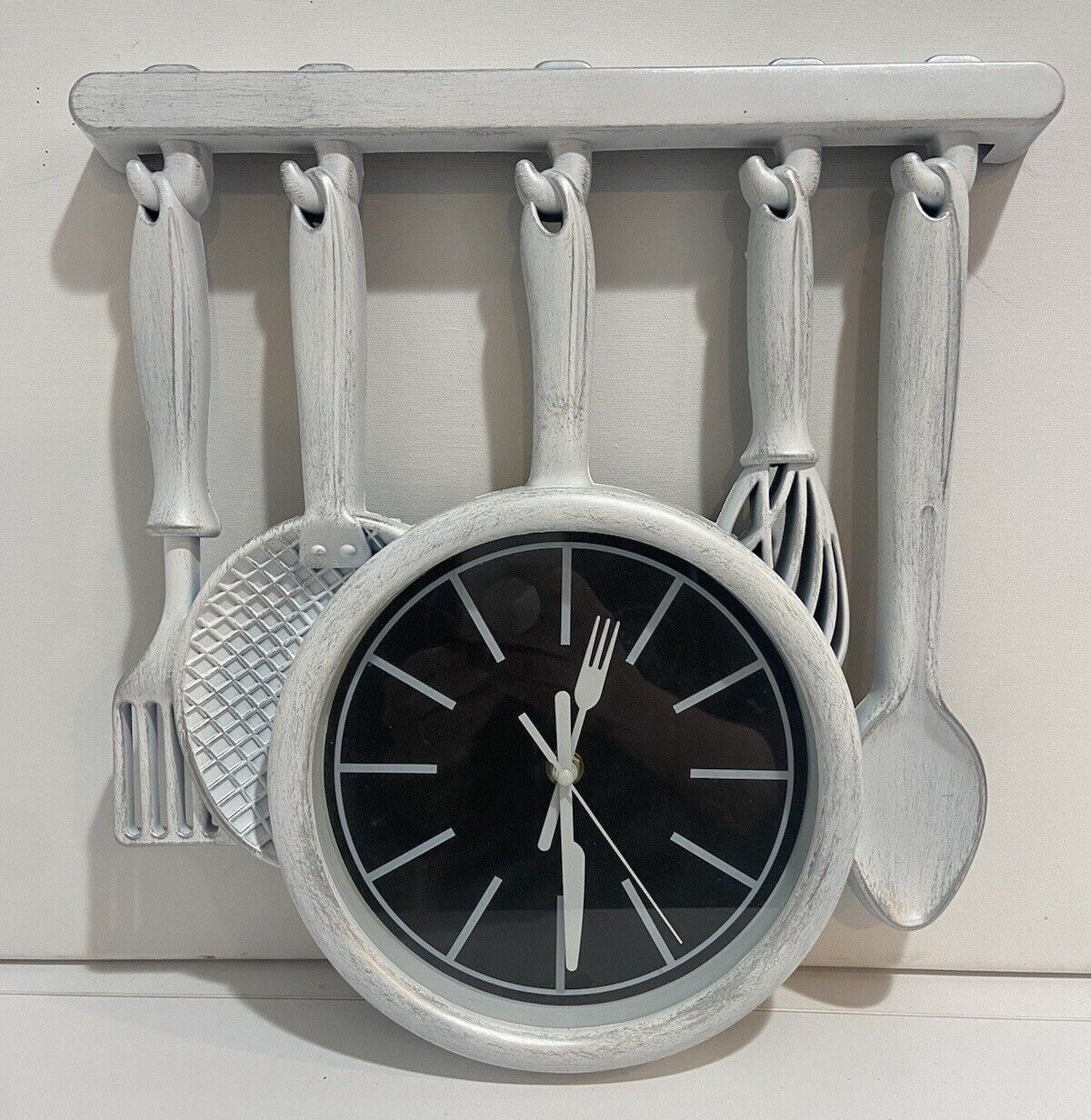 Wall Clock Kitchen Plastic Gray Utensils Cook Farm Cottage Core Kitschy Battery