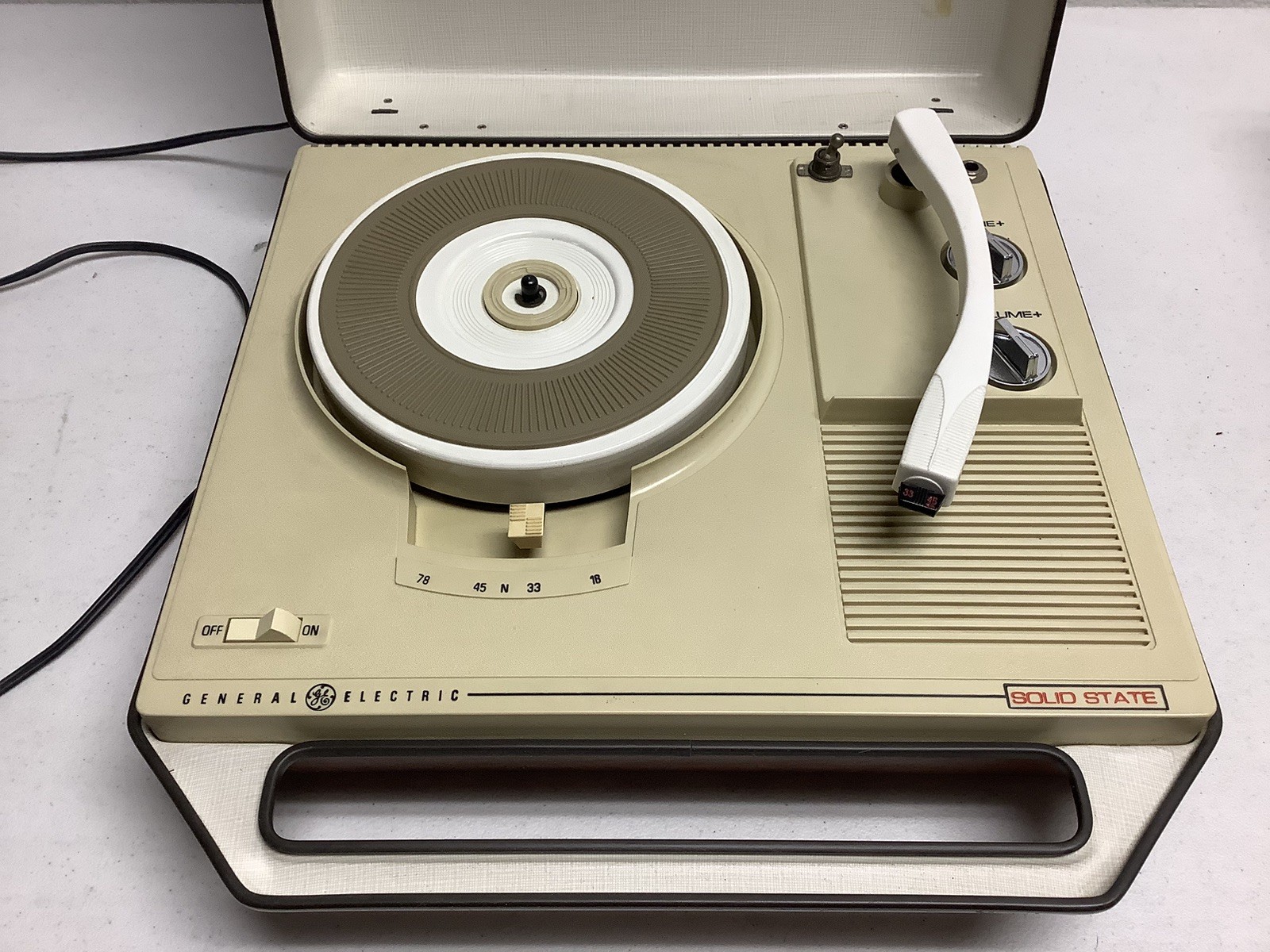 General Electric Transistor Solid State Record Player Vintage 4 Speed **READ**
