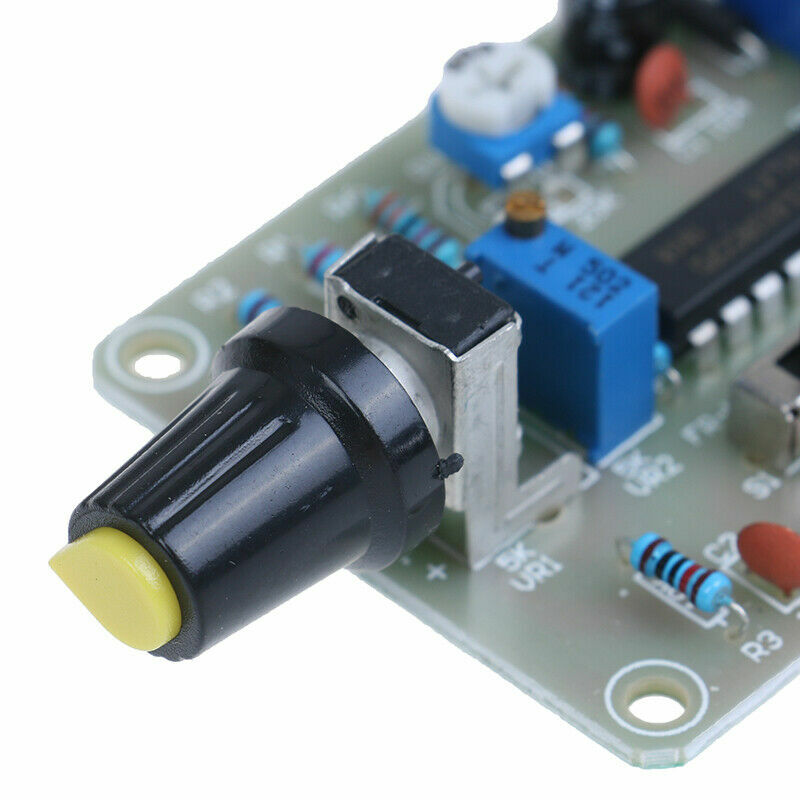 DIY DC 12V ICL8038 Monolithic Function Signal Generator Sine 50-5KHz Square Tri