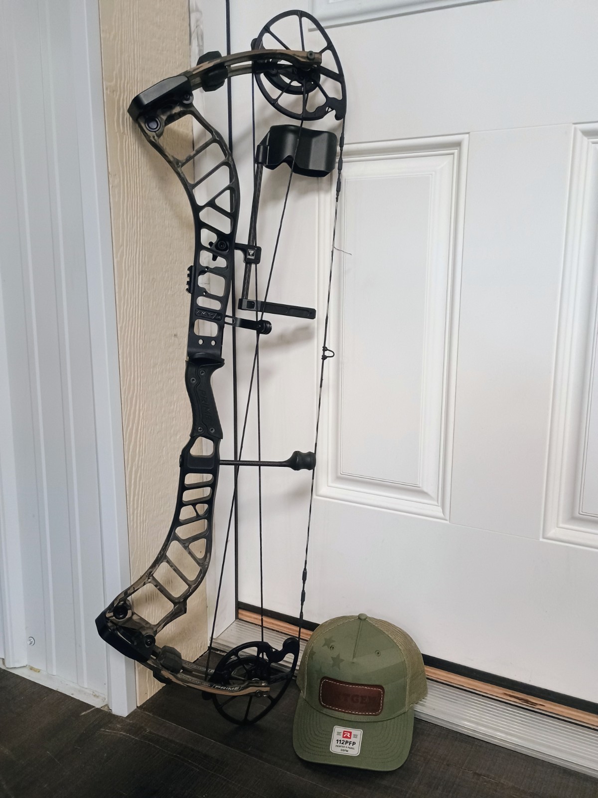 Prime REV X Camo Black Aluminum Compound Bow Men Archery Hunting