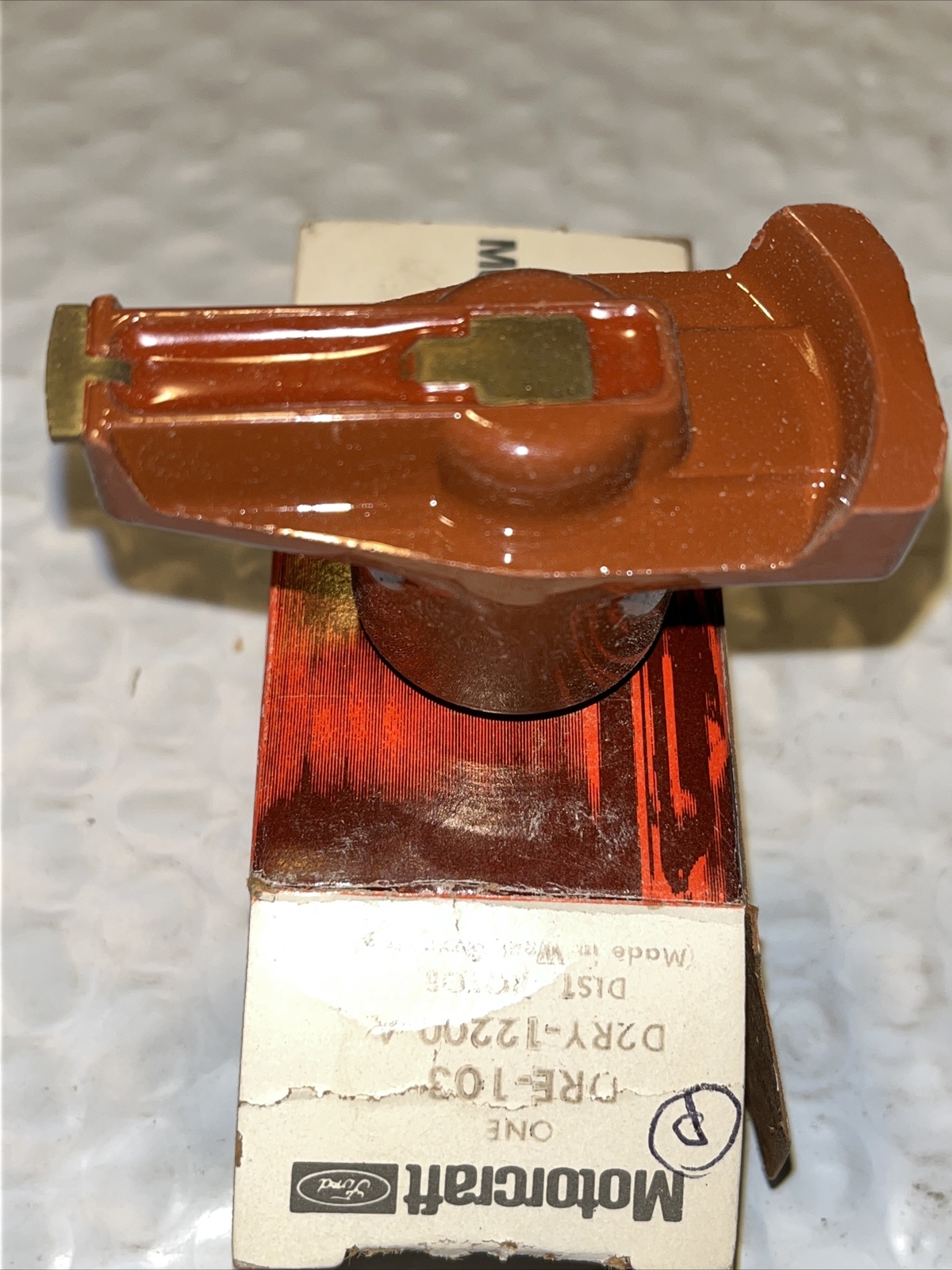 Genuine Ford D2RY-12200-A (DRE-103) Dist Rotor - FREE SHIPPING