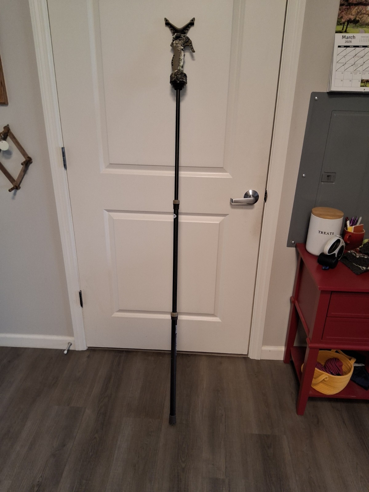 Primos Trigger Stick Gen 3. Plus Primos 2 Panal Stake Out Blind. Goes Together