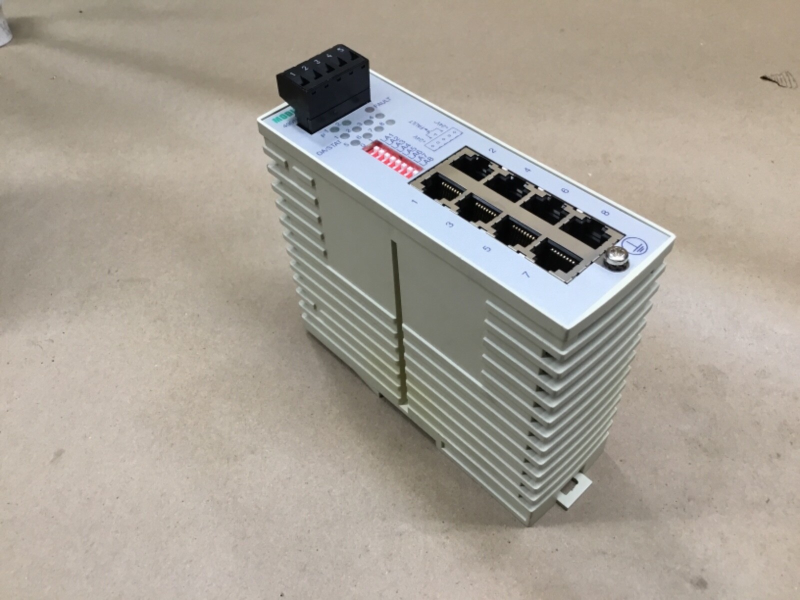 S​CHNEIDER MODICON 499NES18100 ETHERNET SWITCH CABLING SYSTEM #50H37*KR