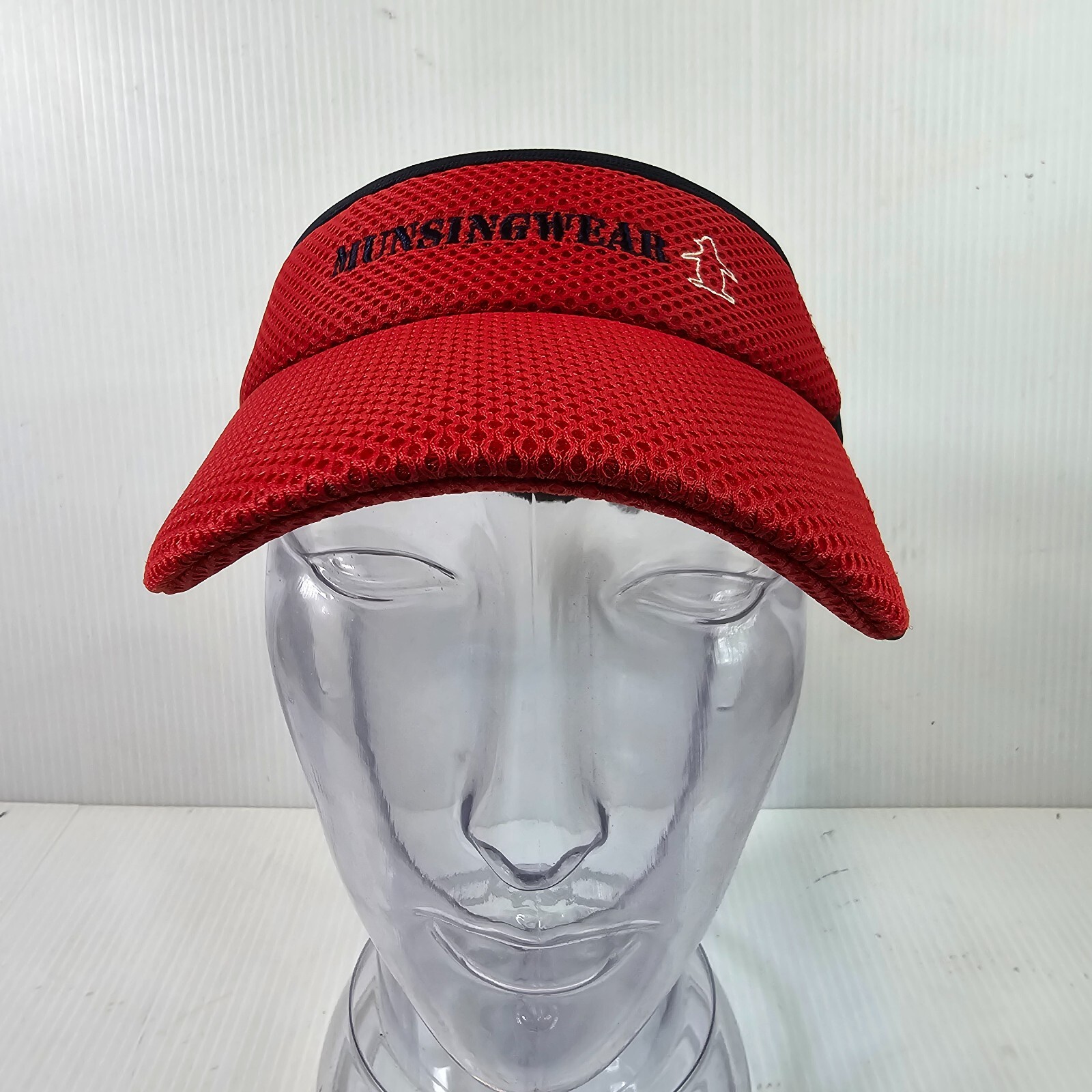 Munsingwear Visor Penguin Embroidered Spell Out Red