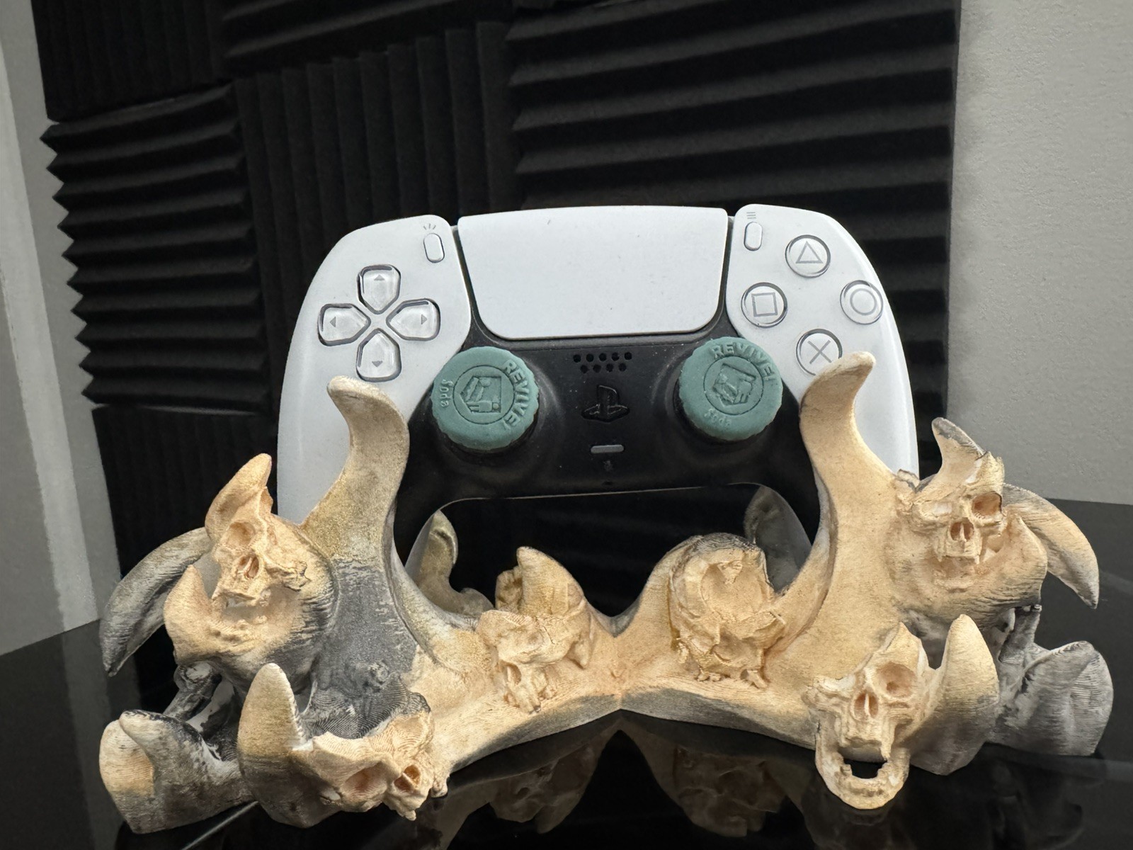 Skull Demon PS5 Controller Stand Holder Gothic Gamer Desk Display Gamepad Dock