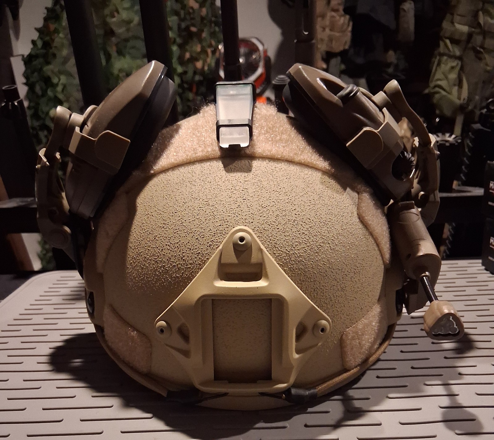 NIJ LEVEL IIIA BALLISTIC HELMET UHMWPE ADJUSTABLE SIZE 24NRR EARMUFFS IFF+LIGHT