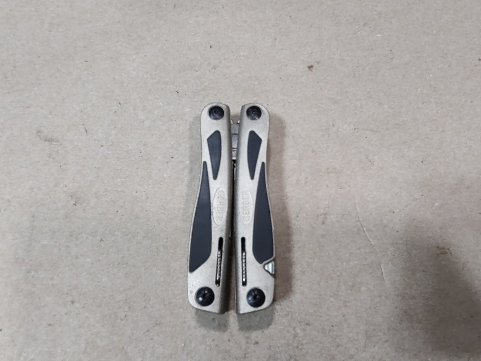 GERBER Multi-Tool, Champagne, 11 Tools, 48239