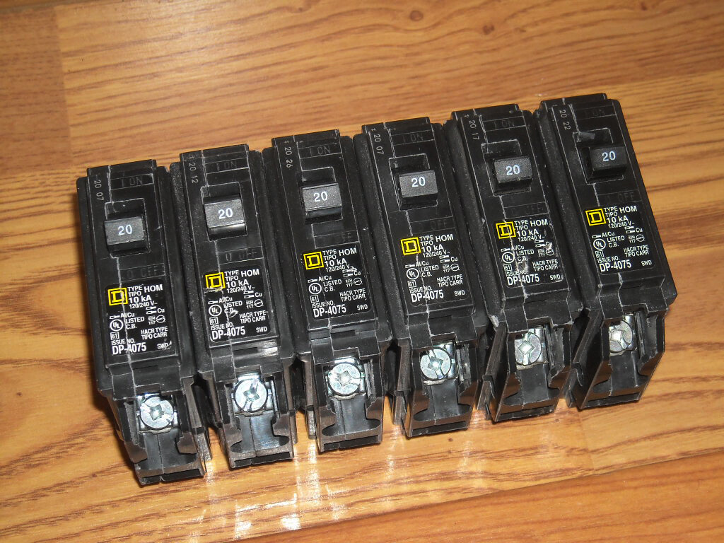 LOT of 6 NEW SQUARE D DP-4075 Type HOM120 Circuit Breaker 20-Amp 10kA 1-Pole NEW