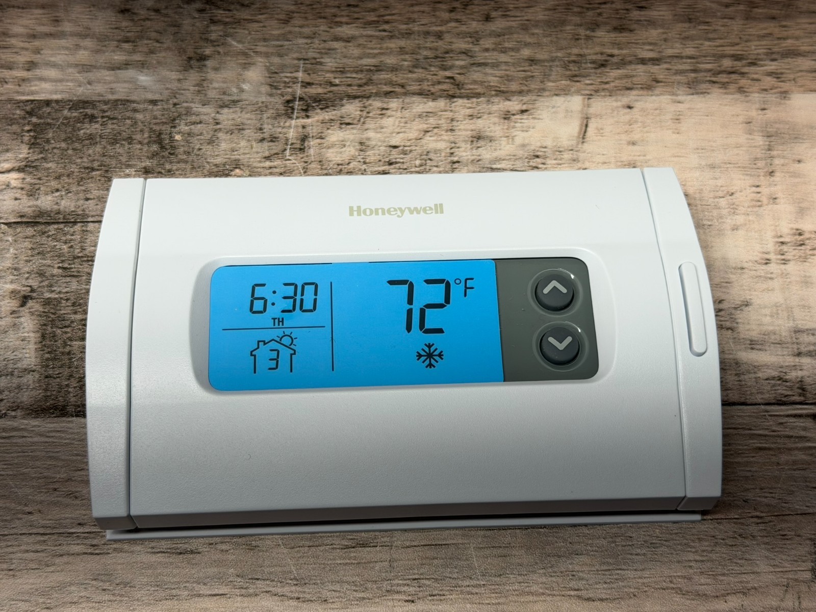 NEW Honeywell Thermostat 7-Day Programmable RCT8100A Digital Backlit Open Box