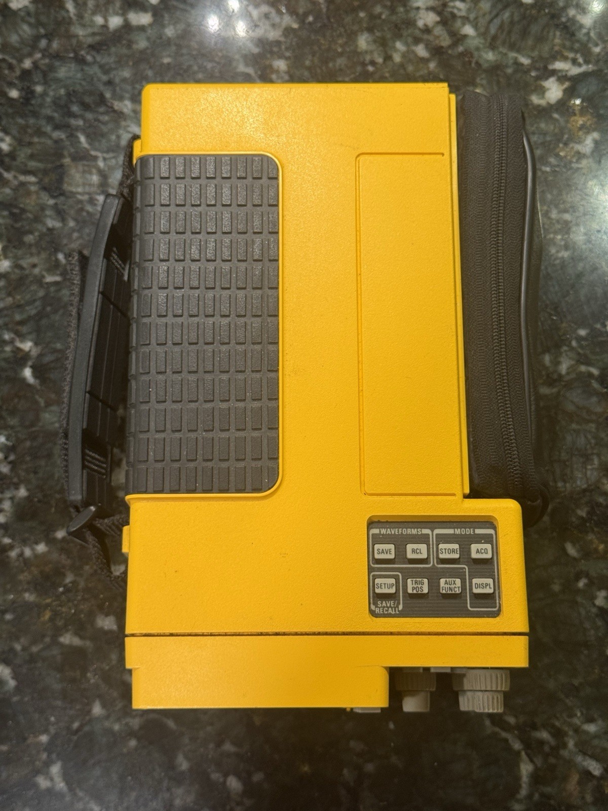 Tektronix 222 SDU portable 10MHZ - Yellow