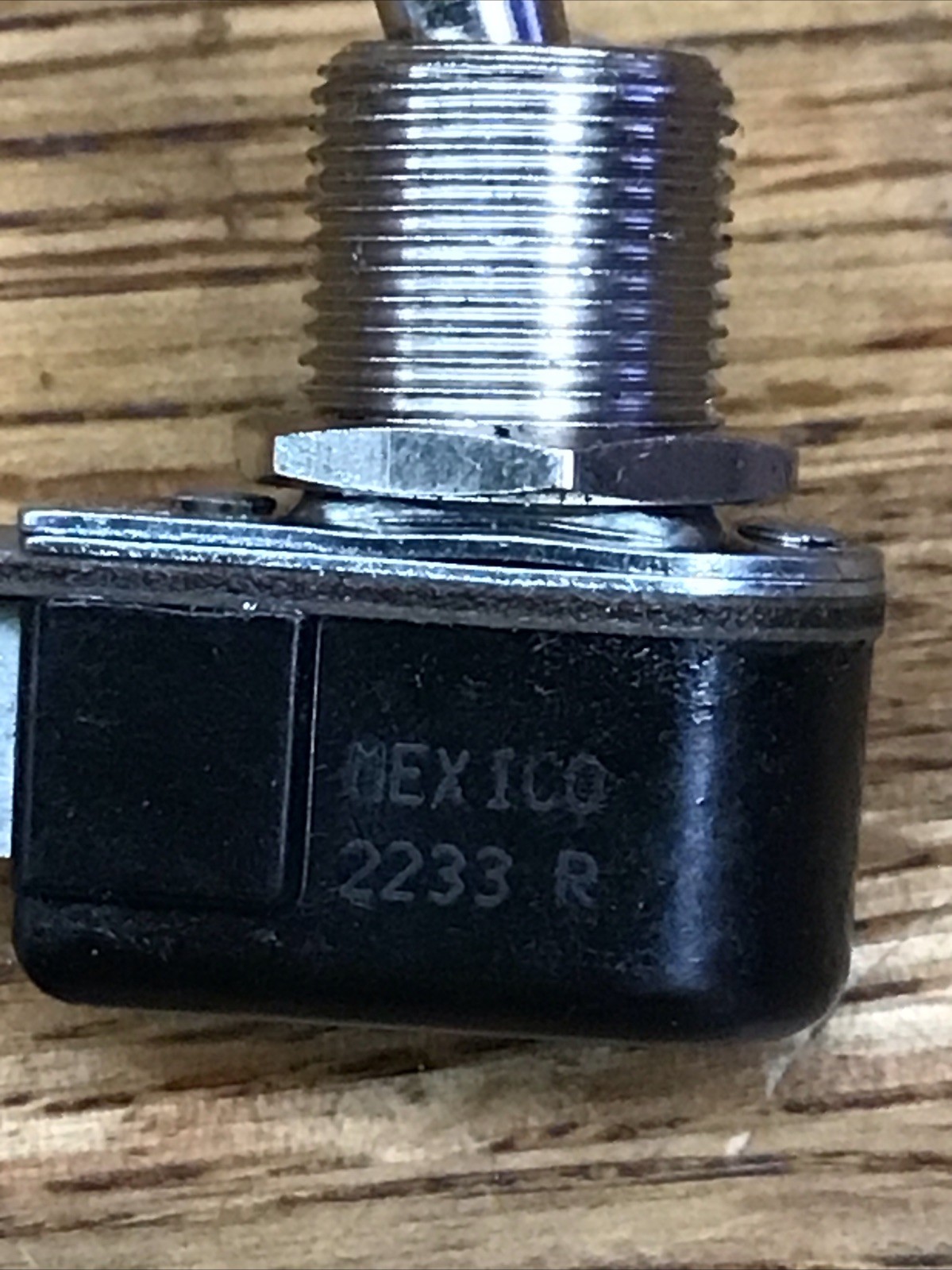 (1) Carling Technologies Toggle Switch 2233R 6A/125VAC or 3A/250VAC