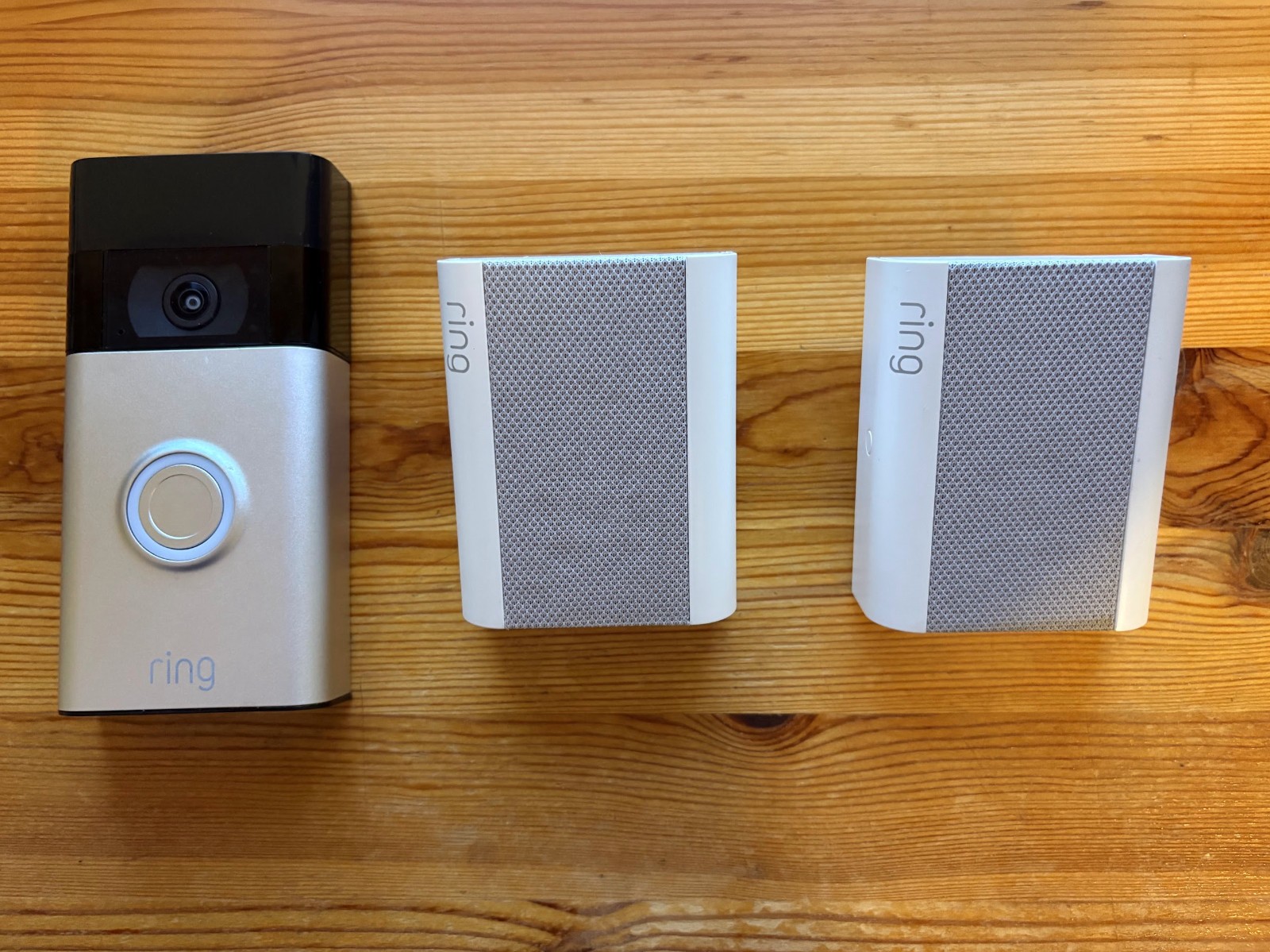 Ring Video Doorbell (2nd Gen) + 2 Chimes (2nd Gen)