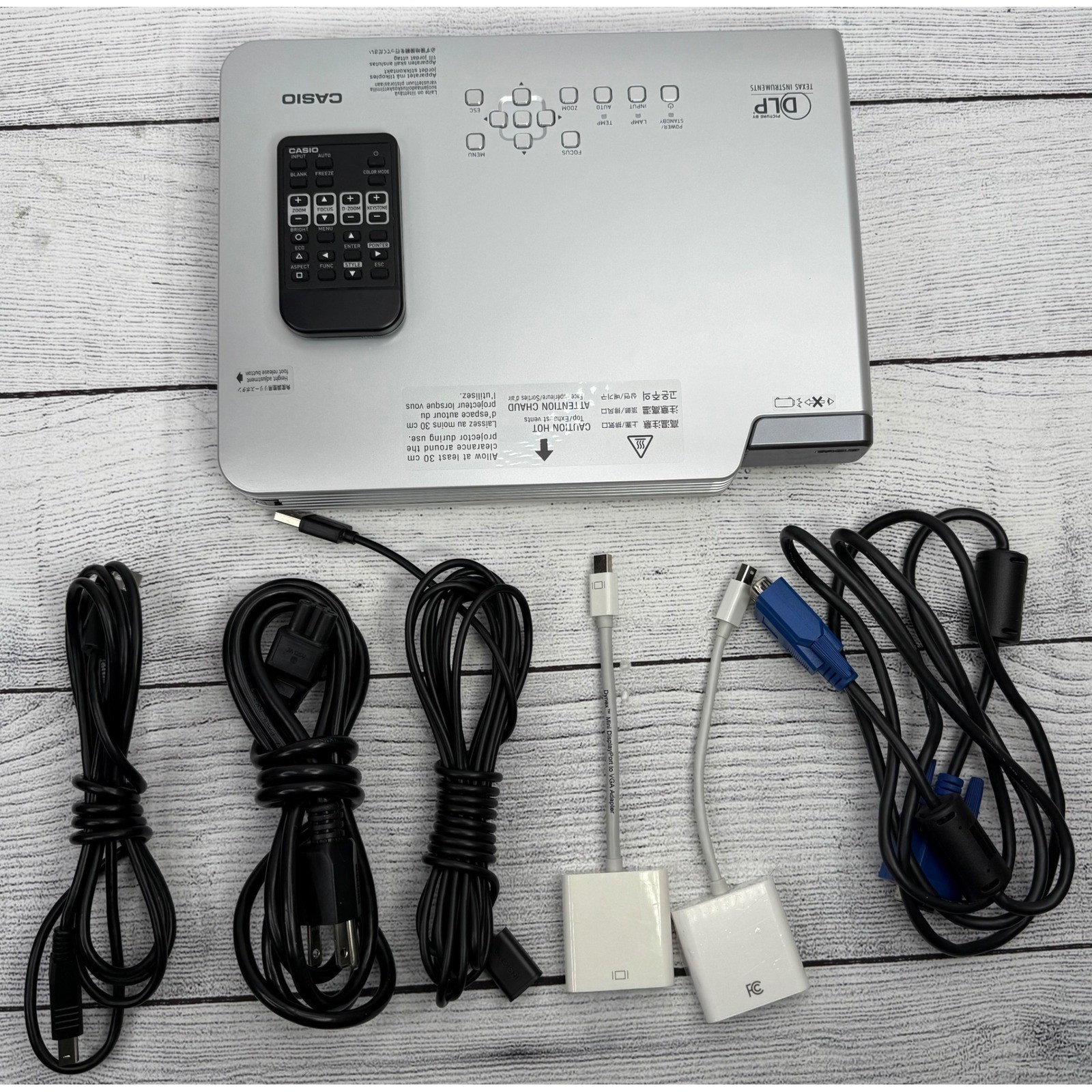 Casio Data Projector XJ-S35 DLP Texas Instruments with Remote and Cables