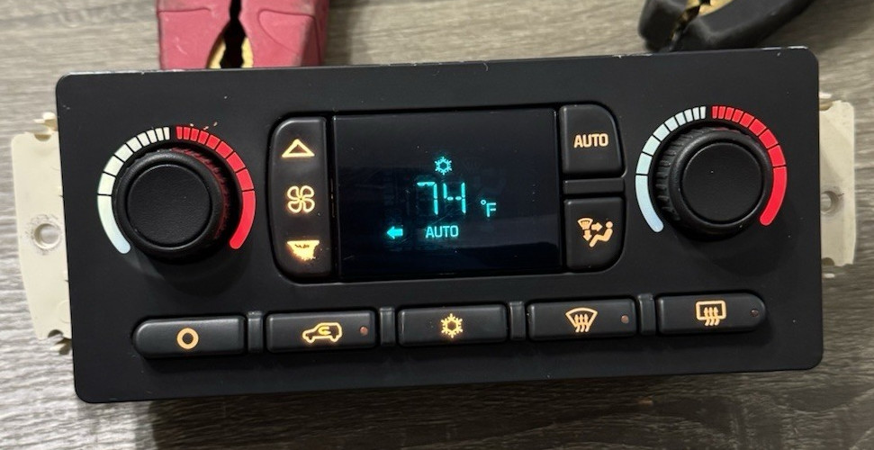 **REBUILT** OEM 2003-2006 Sierra Tahoe Silverado Tahoe AUTO Climate Control Unit