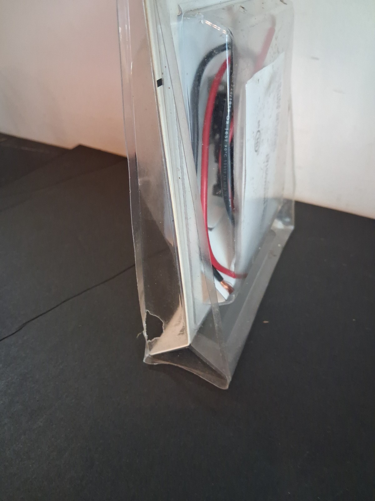 FAHRENHEAT DOUBLE POLE THERMOSTAT WITH OFF POSITION MODEL FTA2A