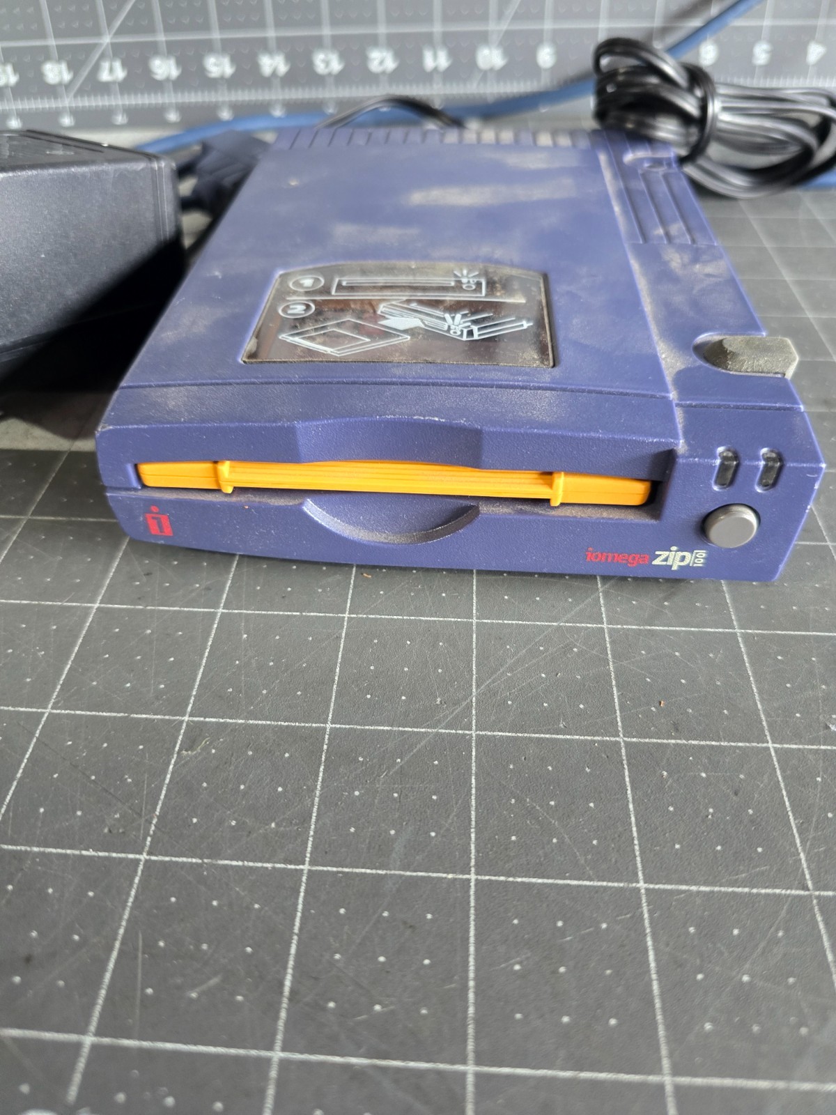 Iomega Zip 100 Parallel Port External Disk Drive Z100P2 - WORKS