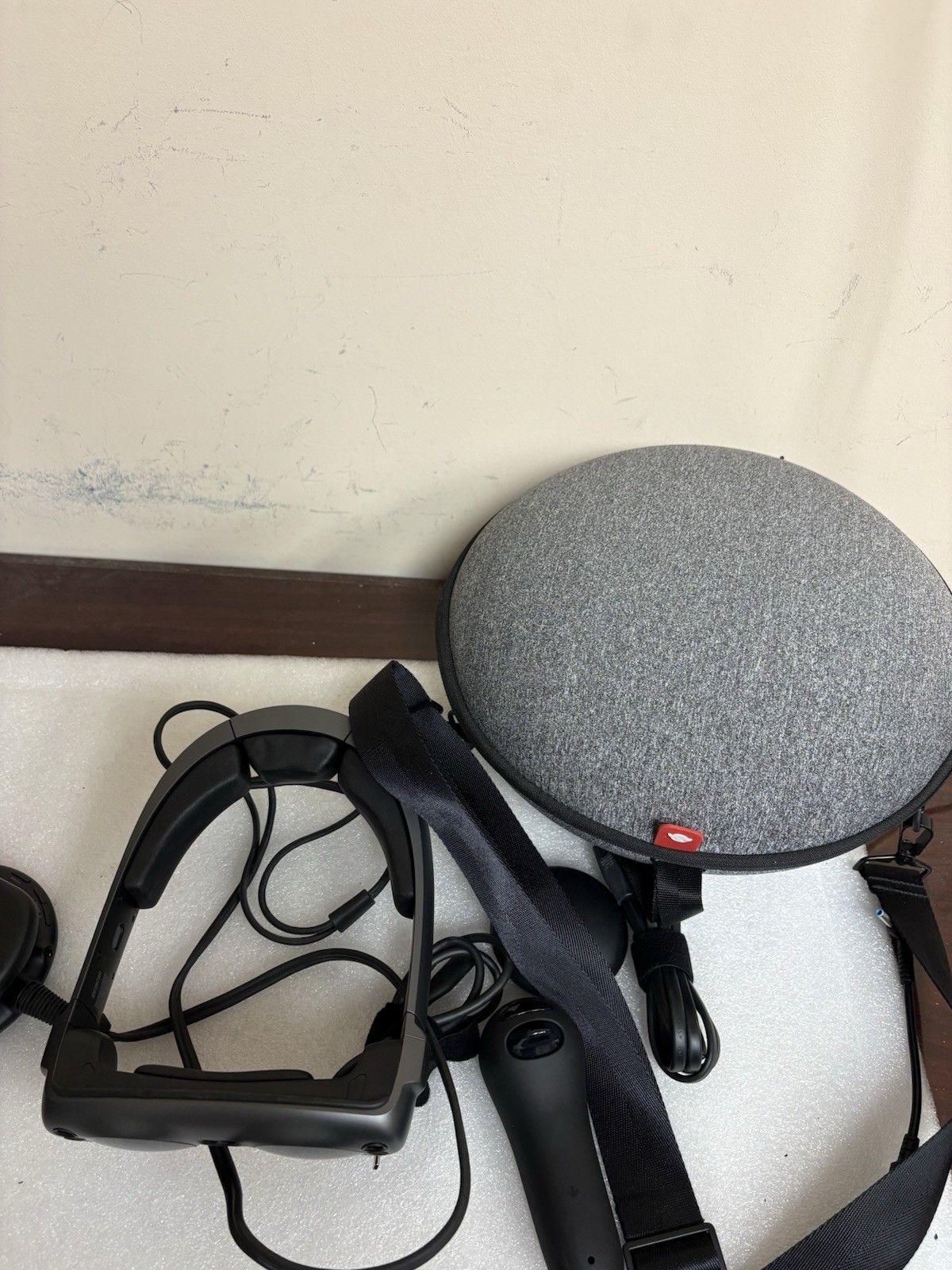 MAGIC LEAP ONE Augmented Reality AR Headset.