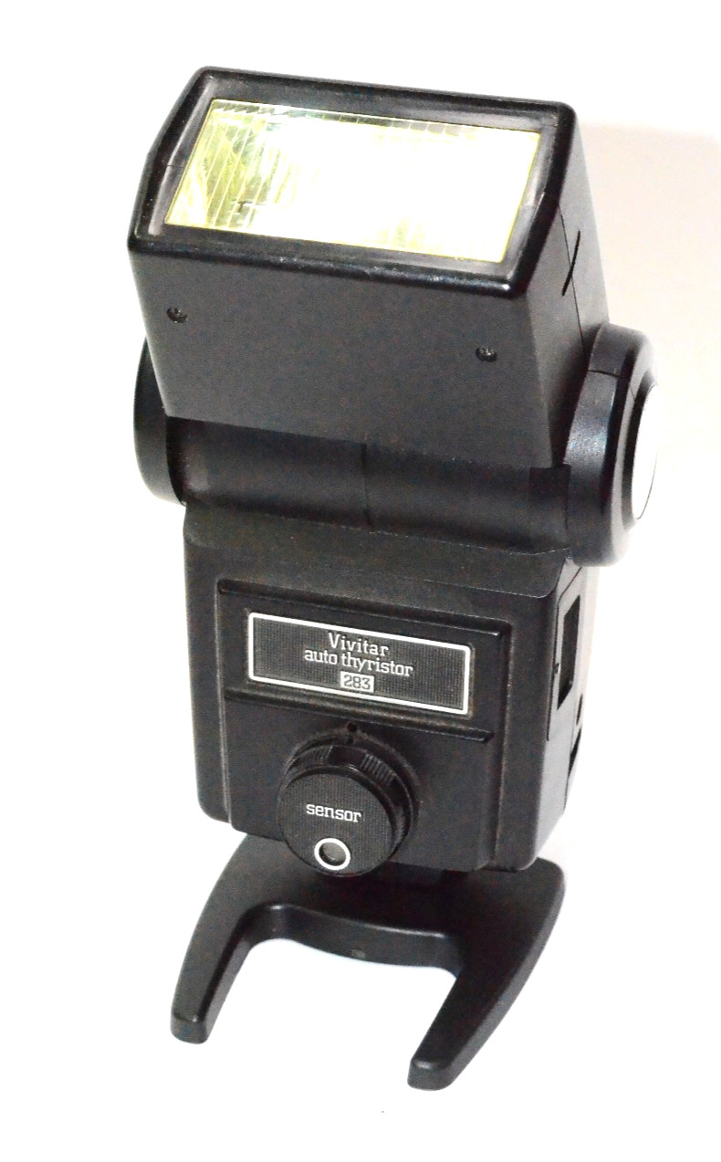 Vivitar 283 Tilt Shoe Mount Auto Thyristor Shoe Mount Flash -BATTERY TESTED
