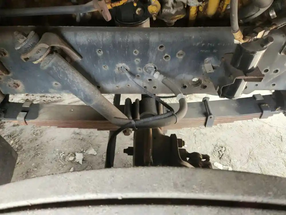 (Used) 1999 International F Front Leaf & Springs  P-42266